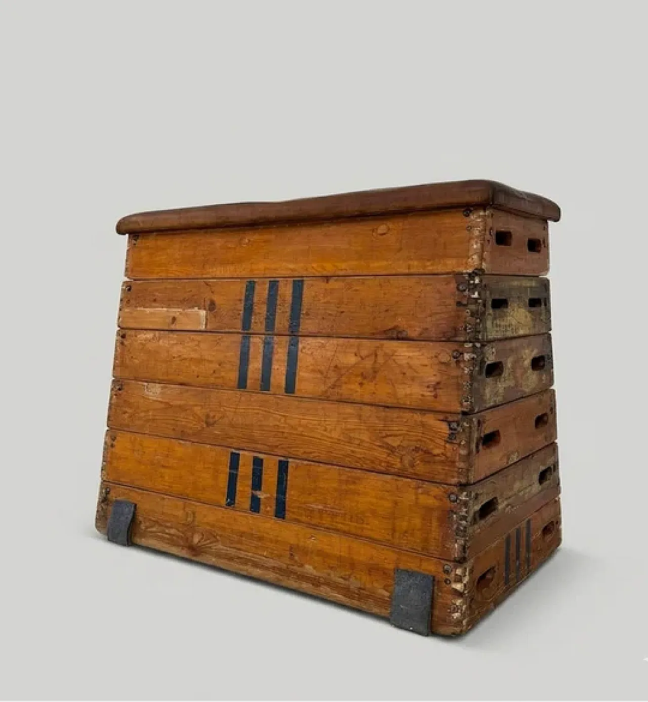 Gym vaulting box in wood and leather, mid-20th century 5