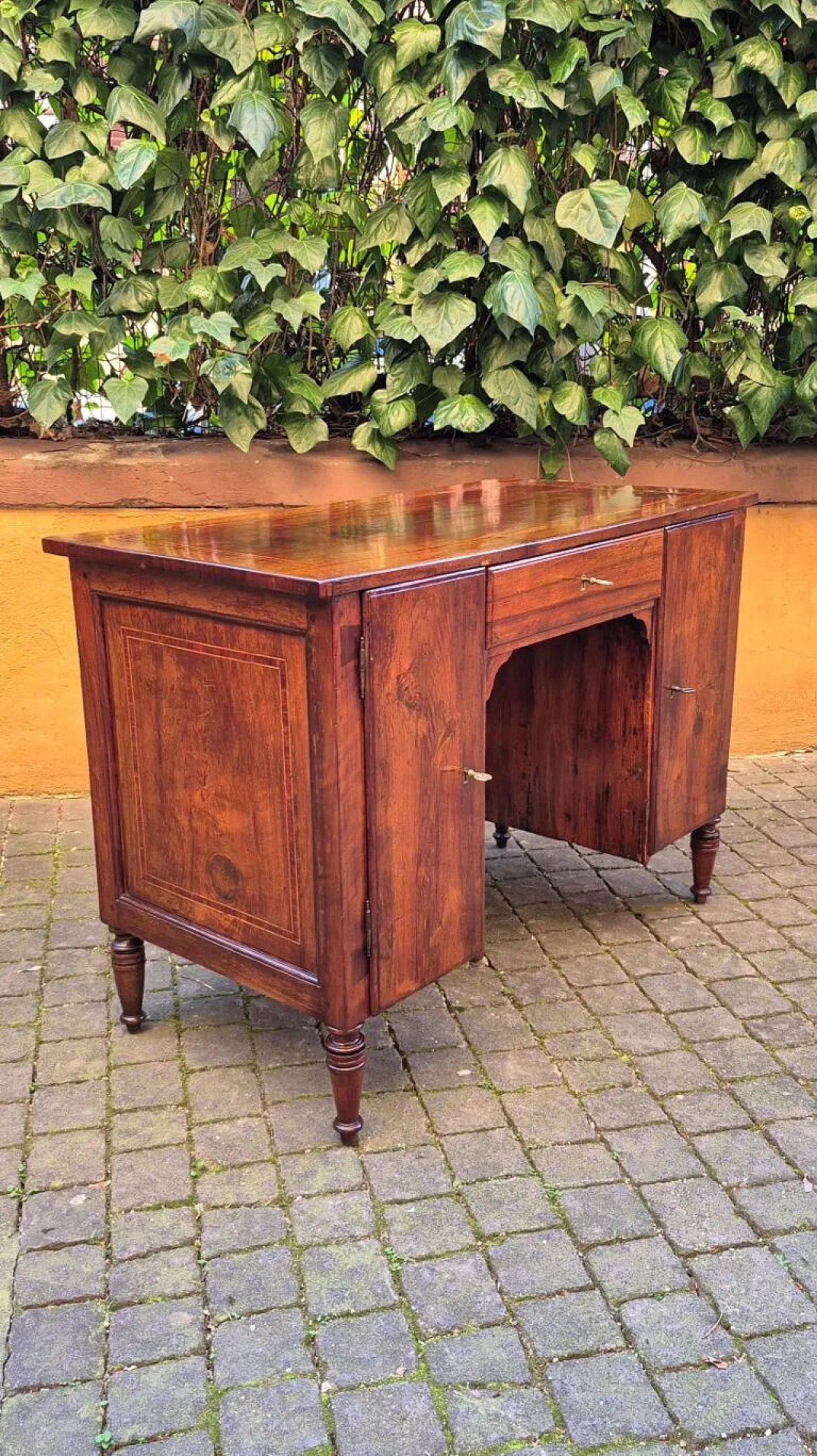 Scrivania Luigi XVI in legno intarsiato, fine '700 4