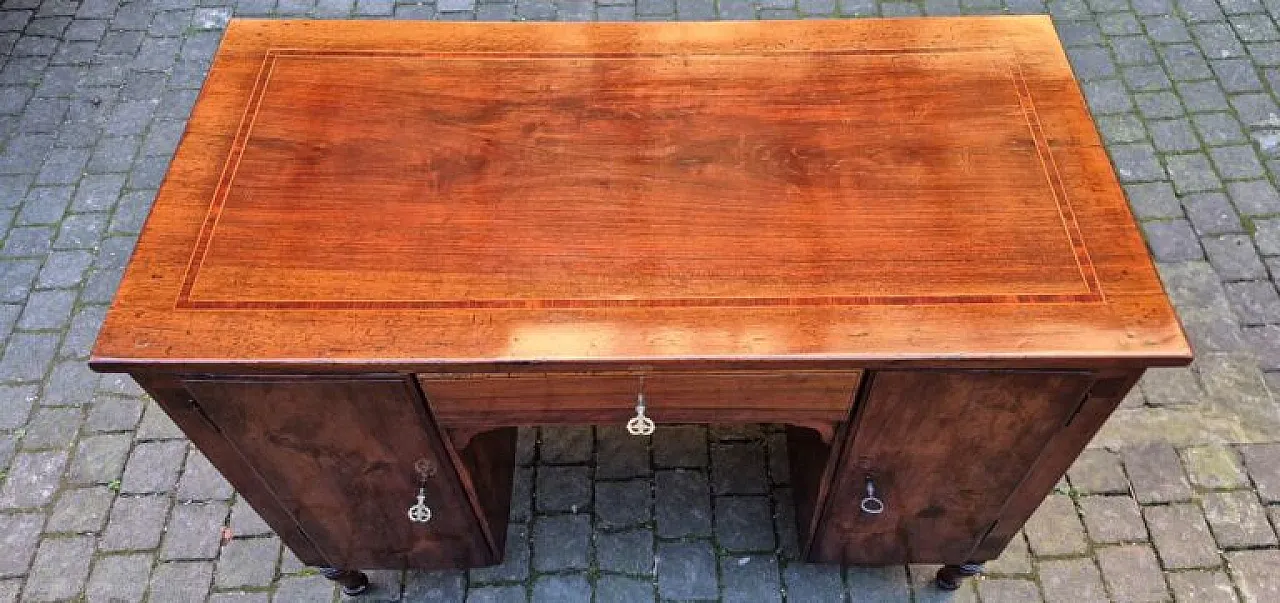 Scrivania Luigi XVI in legno intarsiato, fine '700 9