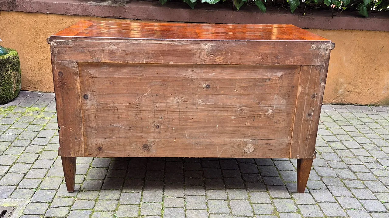 Cassettone lastronato in noce e radica, metà '800 7