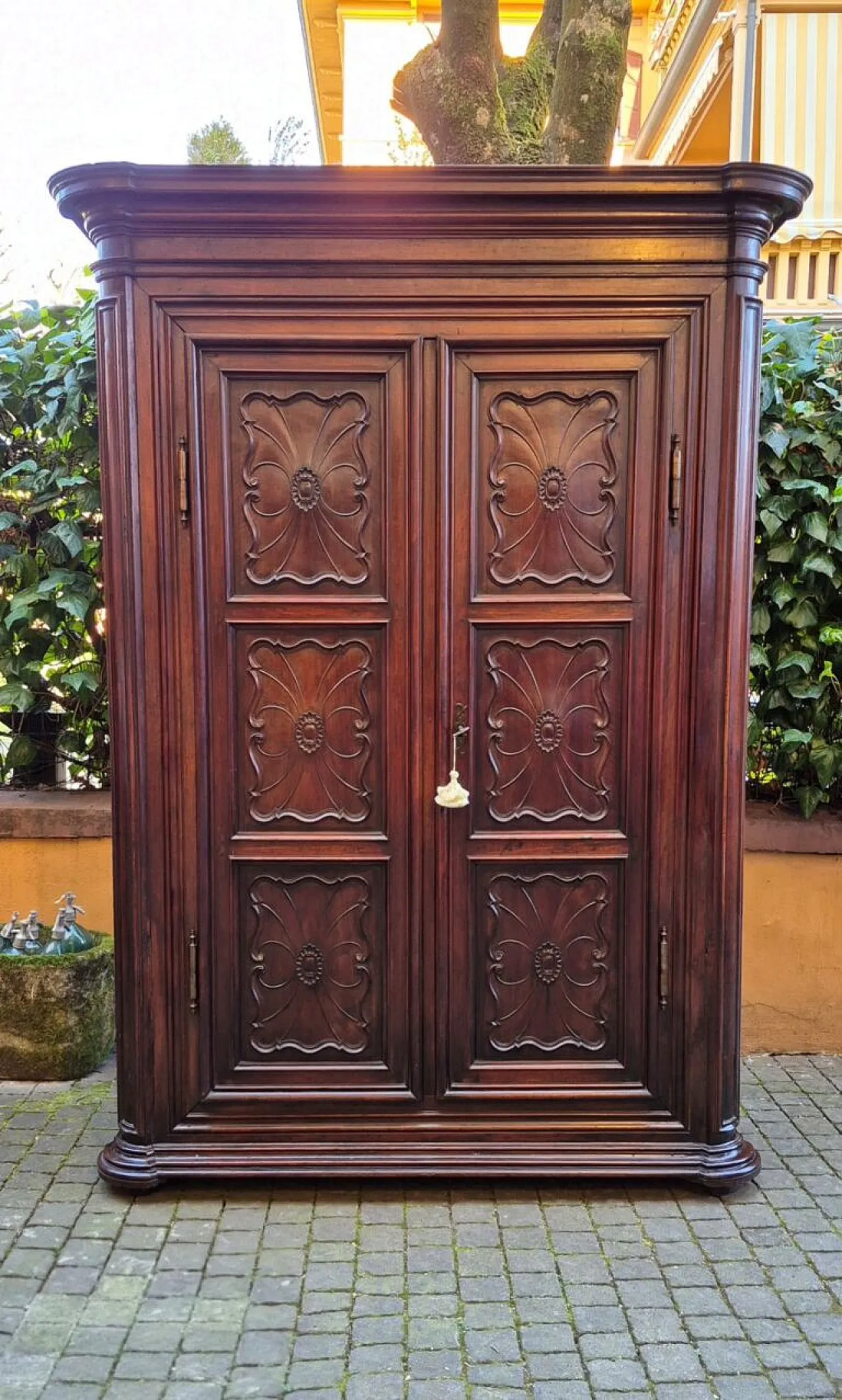 Armadio Luigi XIV in legno di noce, '700 1