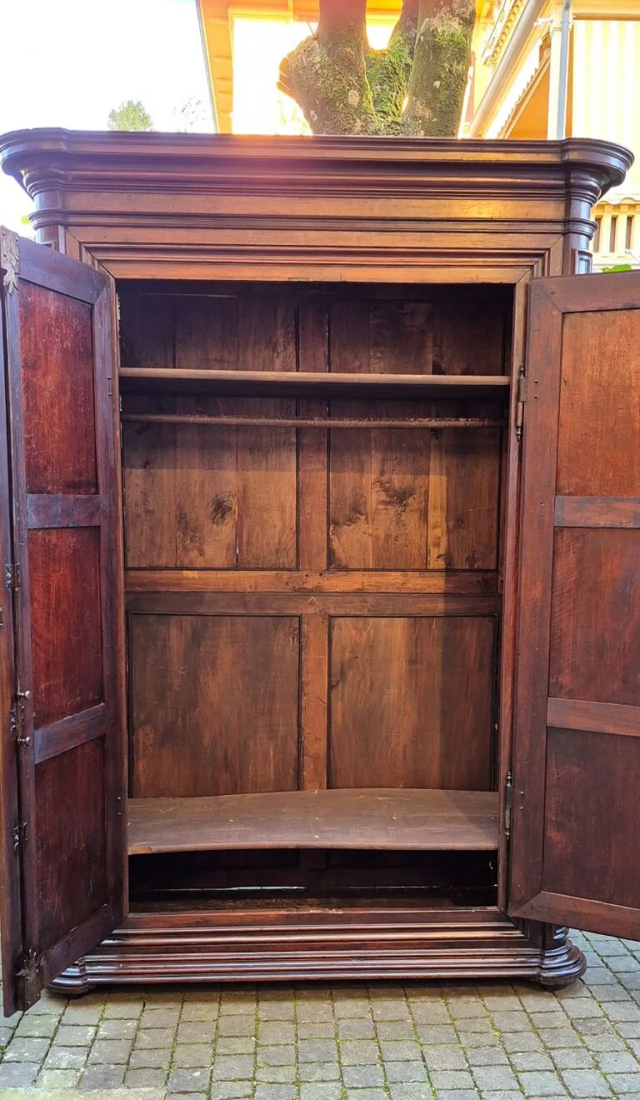 Armadio Luigi XIV in legno di noce, '700 3