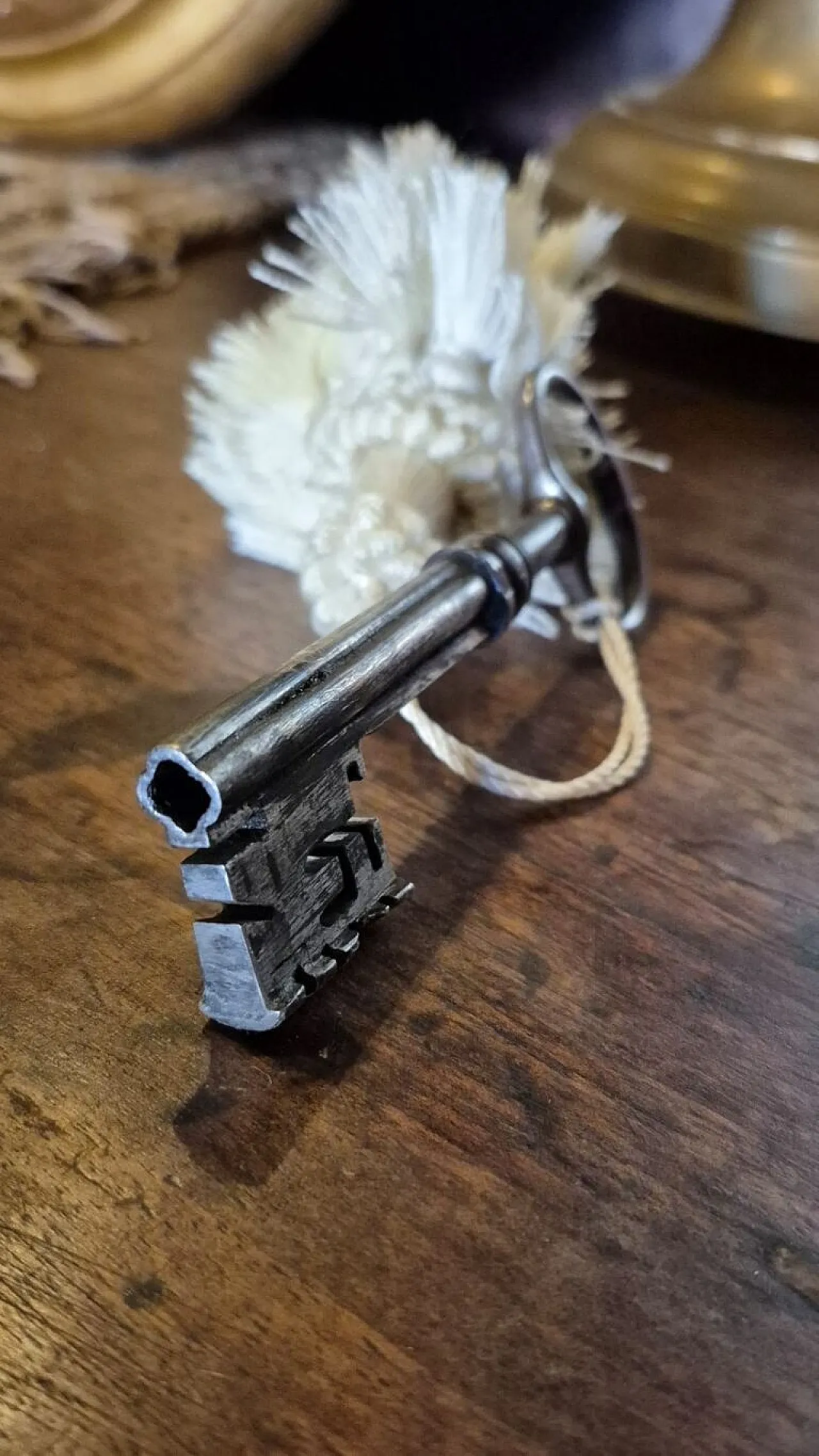 Armadio Luigi XIV in legno di noce, '700 11