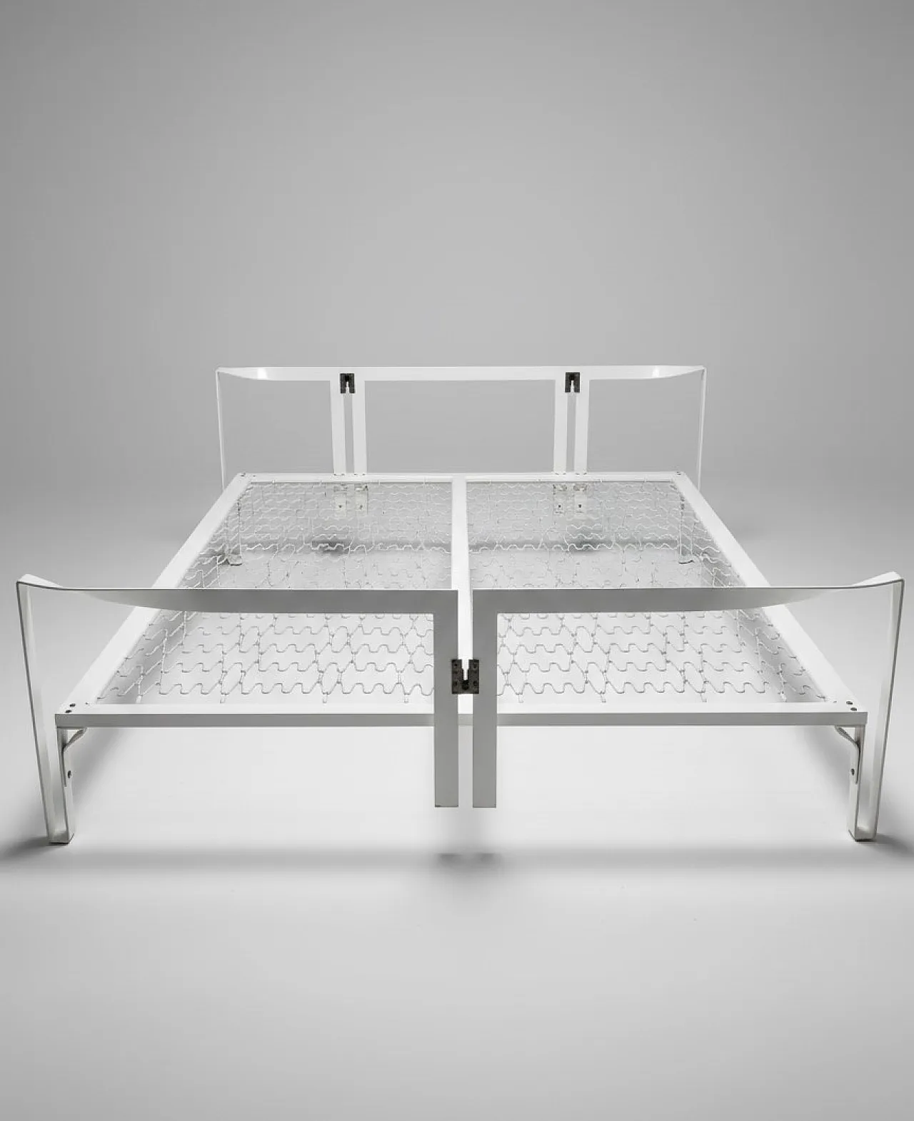 Letto matrimoniale Vanessa in metallo bianco da Tobia Scarpa, anni '70 2