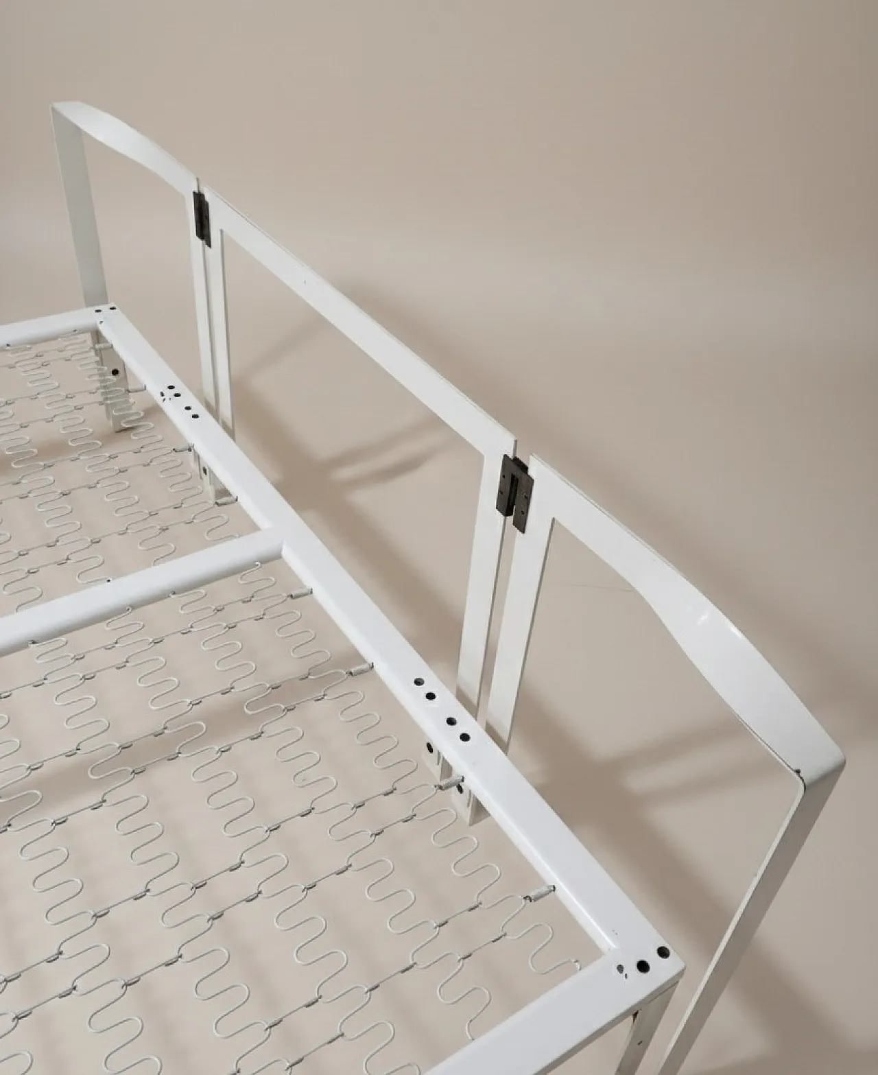 Letto matrimoniale Vanessa in metallo bianco da Tobia Scarpa, anni '70 7