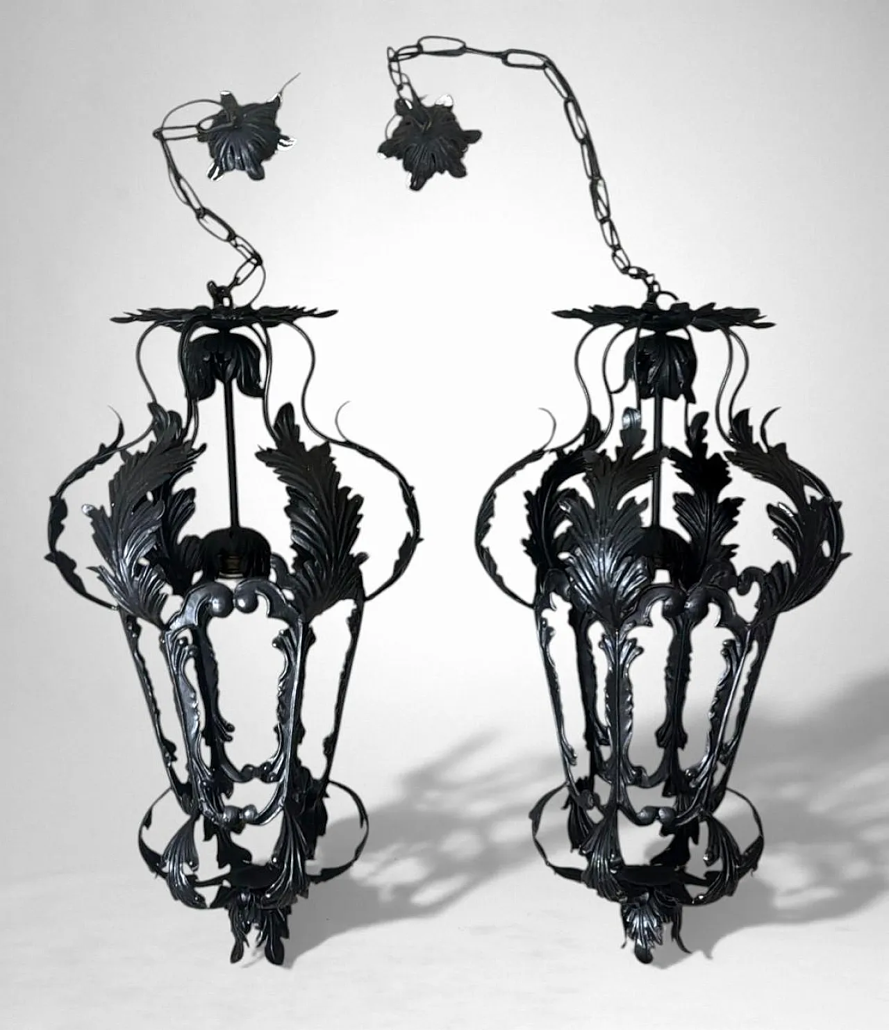 Pair of wrought iron lanterns, 20th century 2