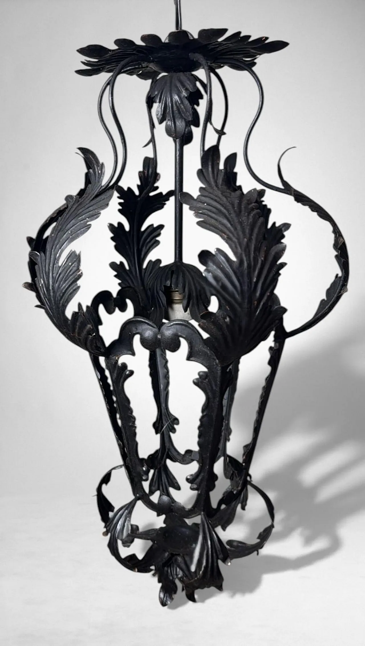 Pair of wrought iron lanterns, 20th century 6