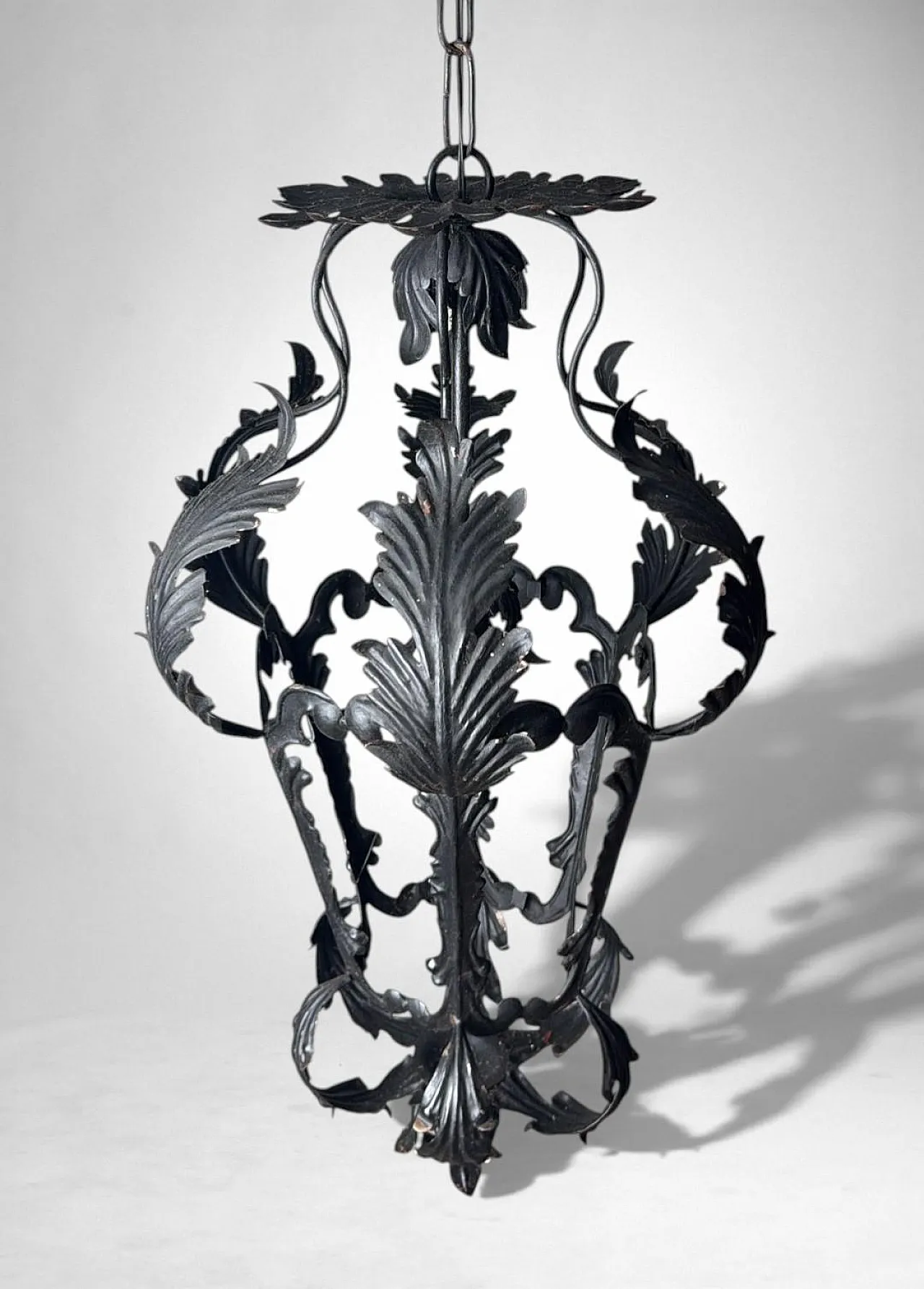 Pair of wrought iron lanterns, 20th century 7