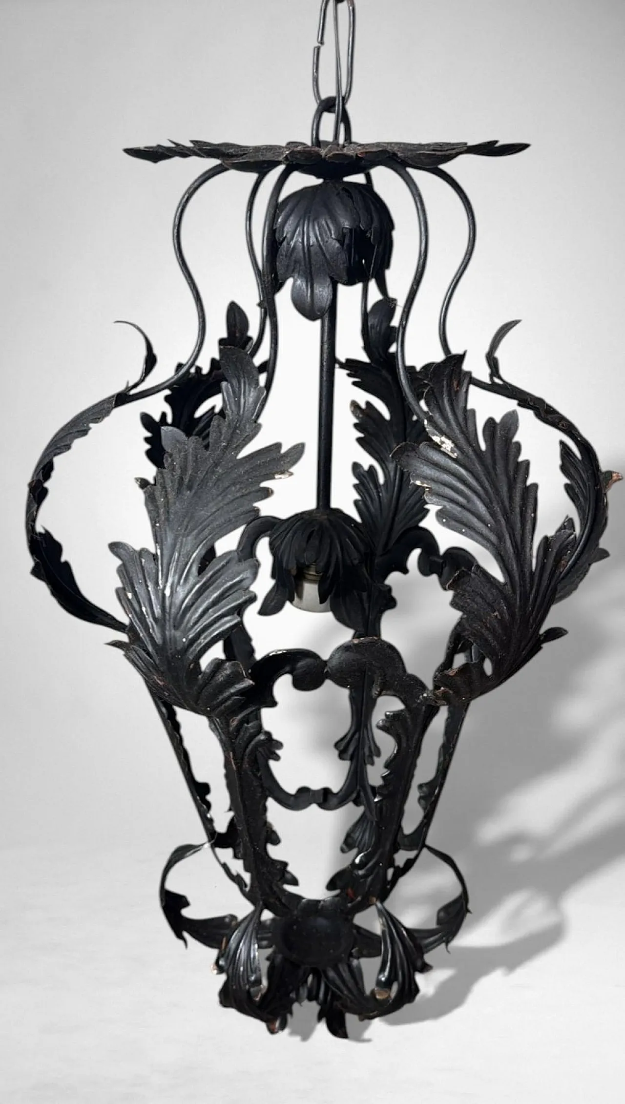 Pair of wrought iron lanterns, 20th century 8