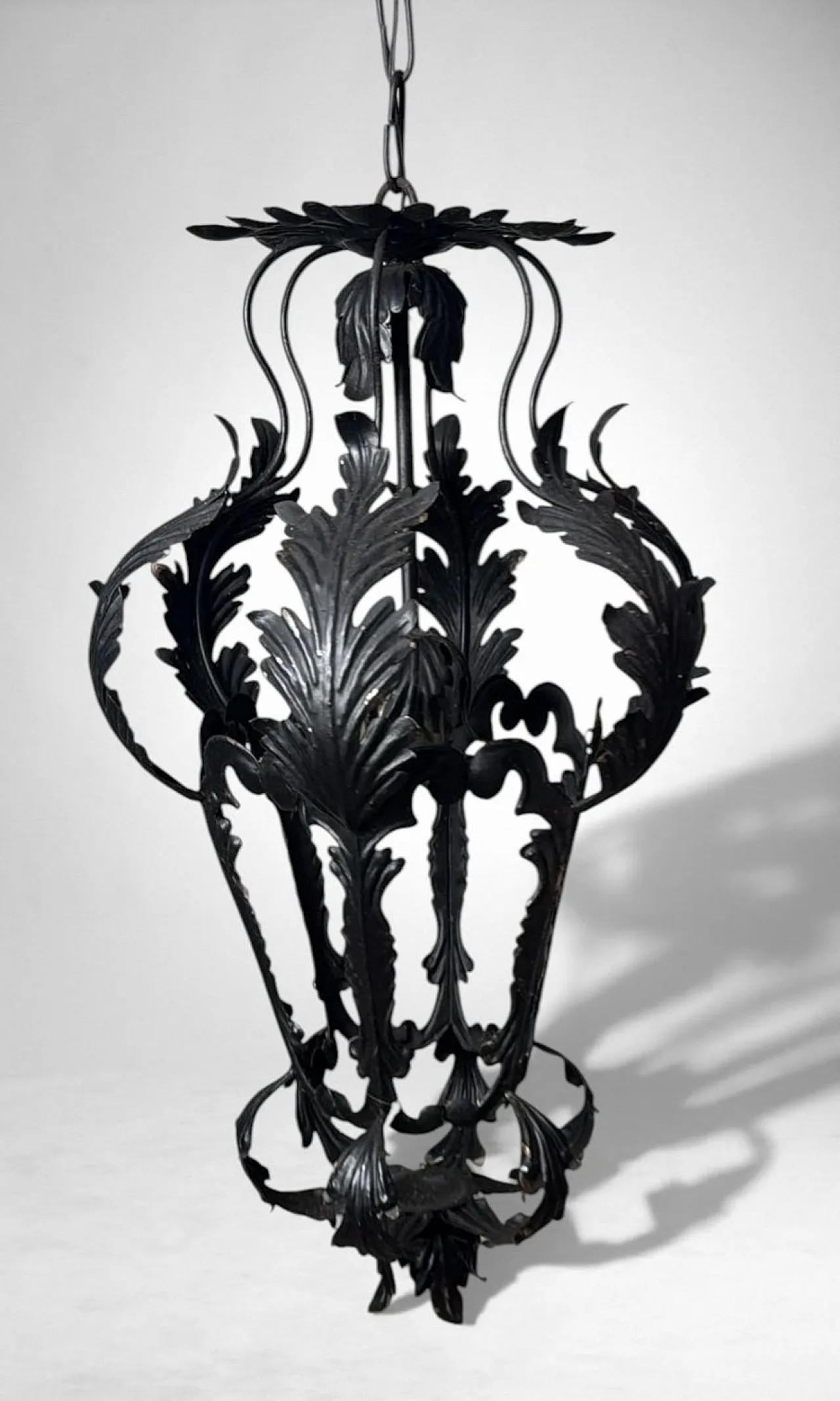 Pair of wrought iron lanterns, 20th century 9