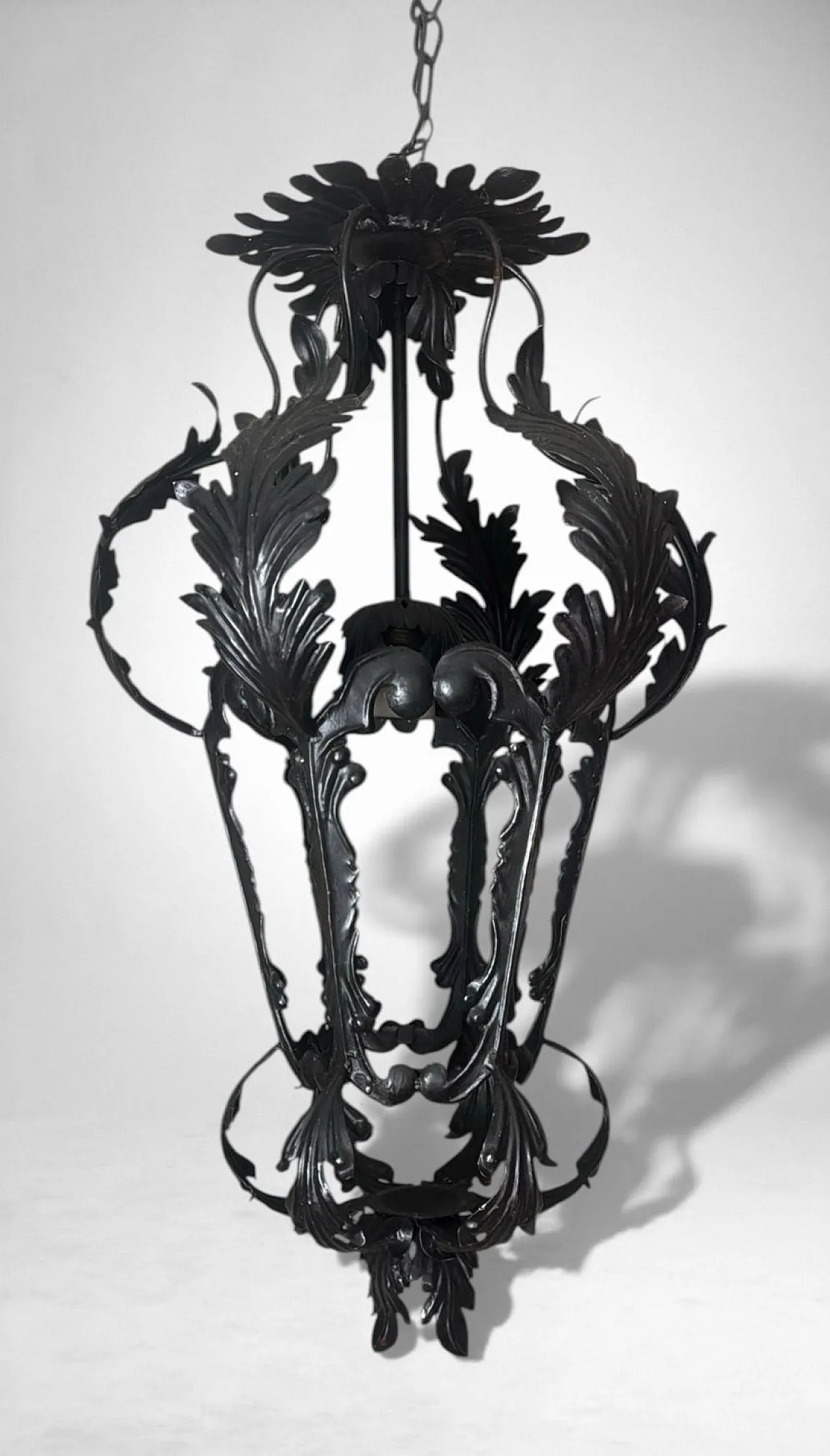 Pair of wrought iron lanterns, 20th century 12