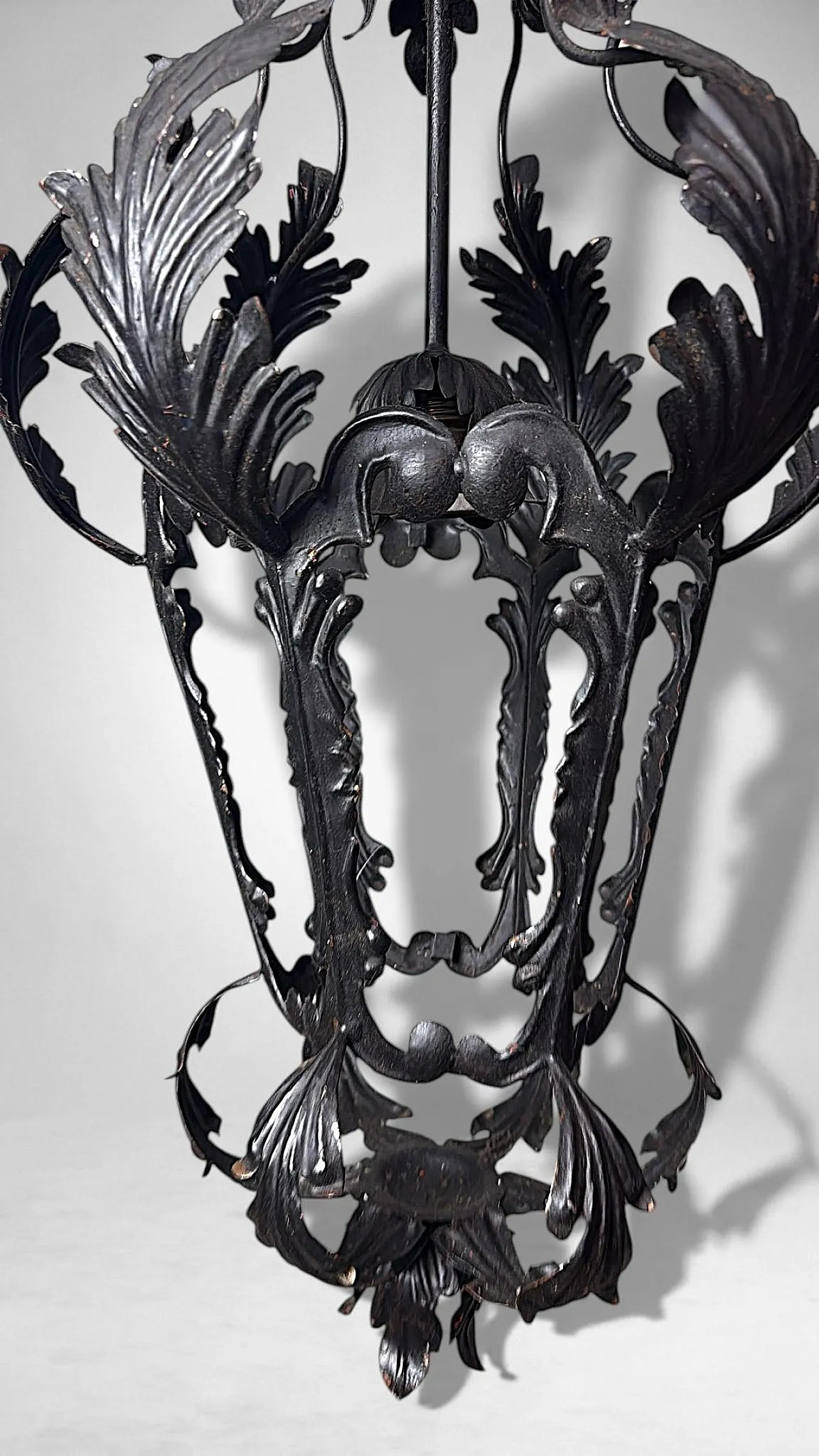 Pair of wrought iron lanterns, 20th century 14