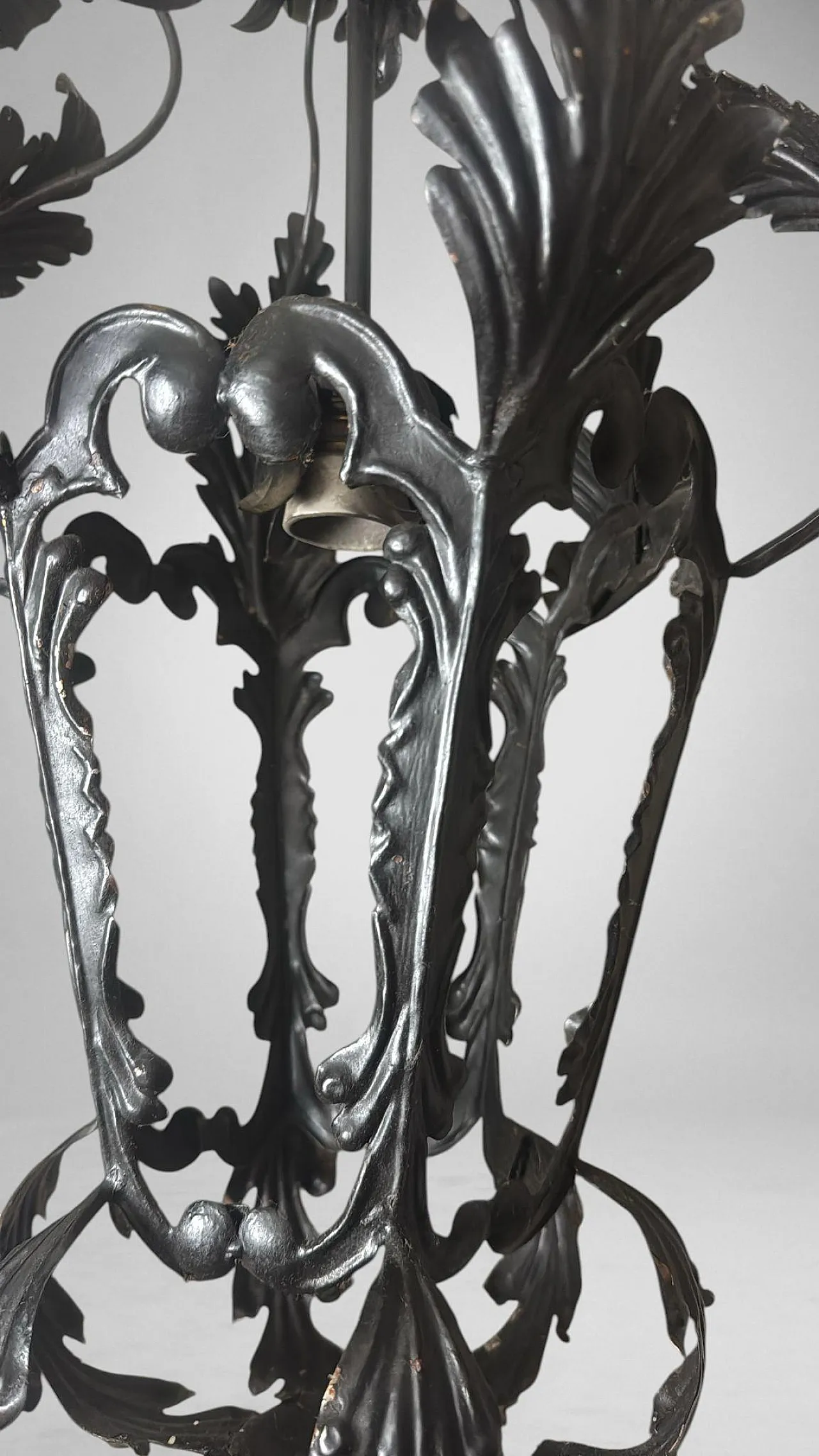 Pair of wrought iron lanterns, 20th century 17
