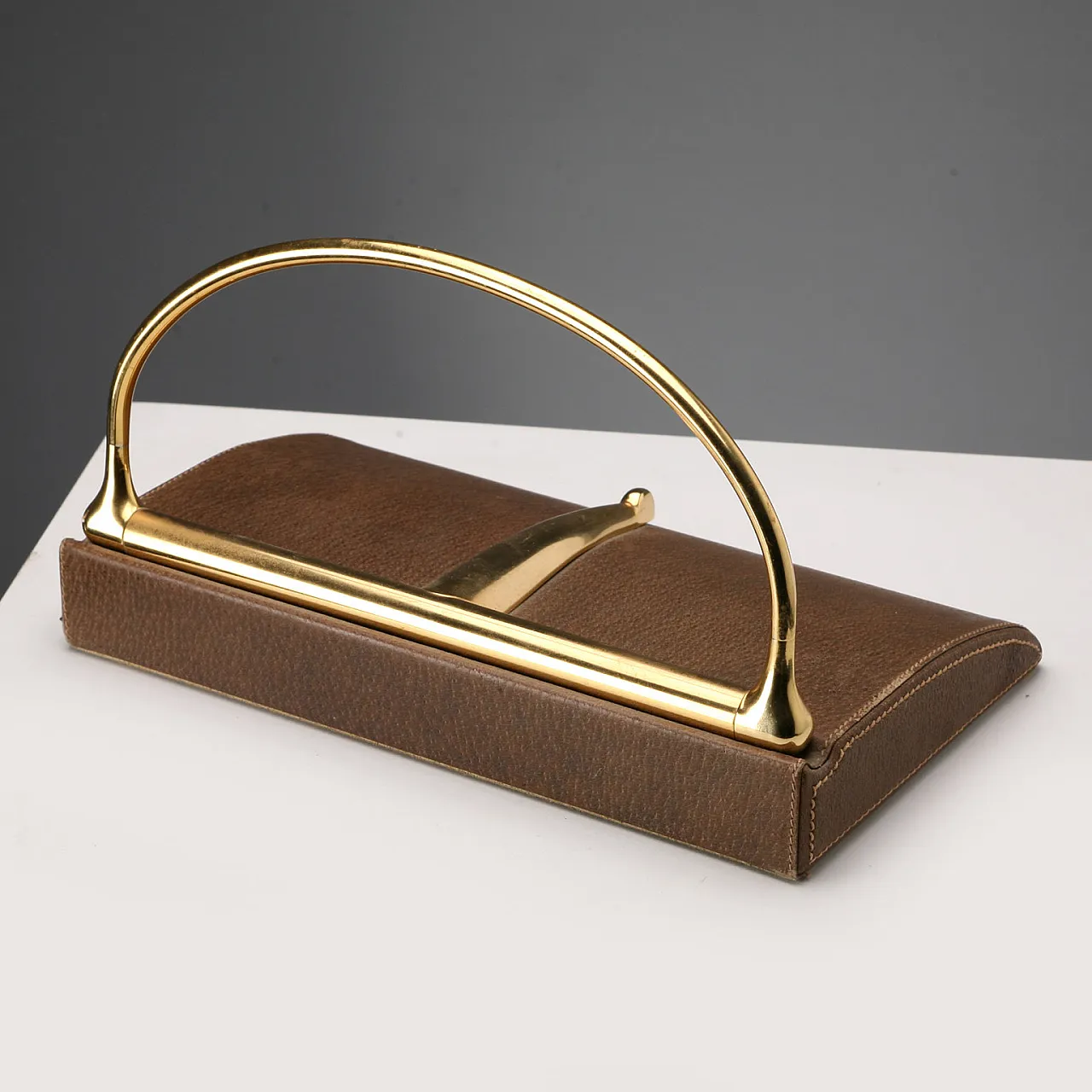 Reggilibri Gucci in pelle e ottone, '900 6