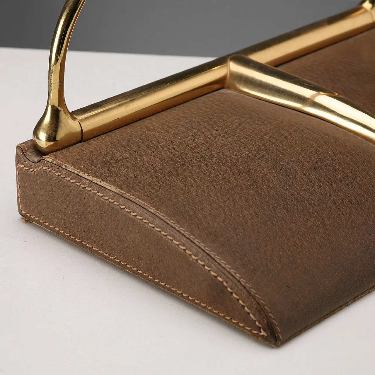 Reggilibri Gucci in pelle e ottone, '900 8