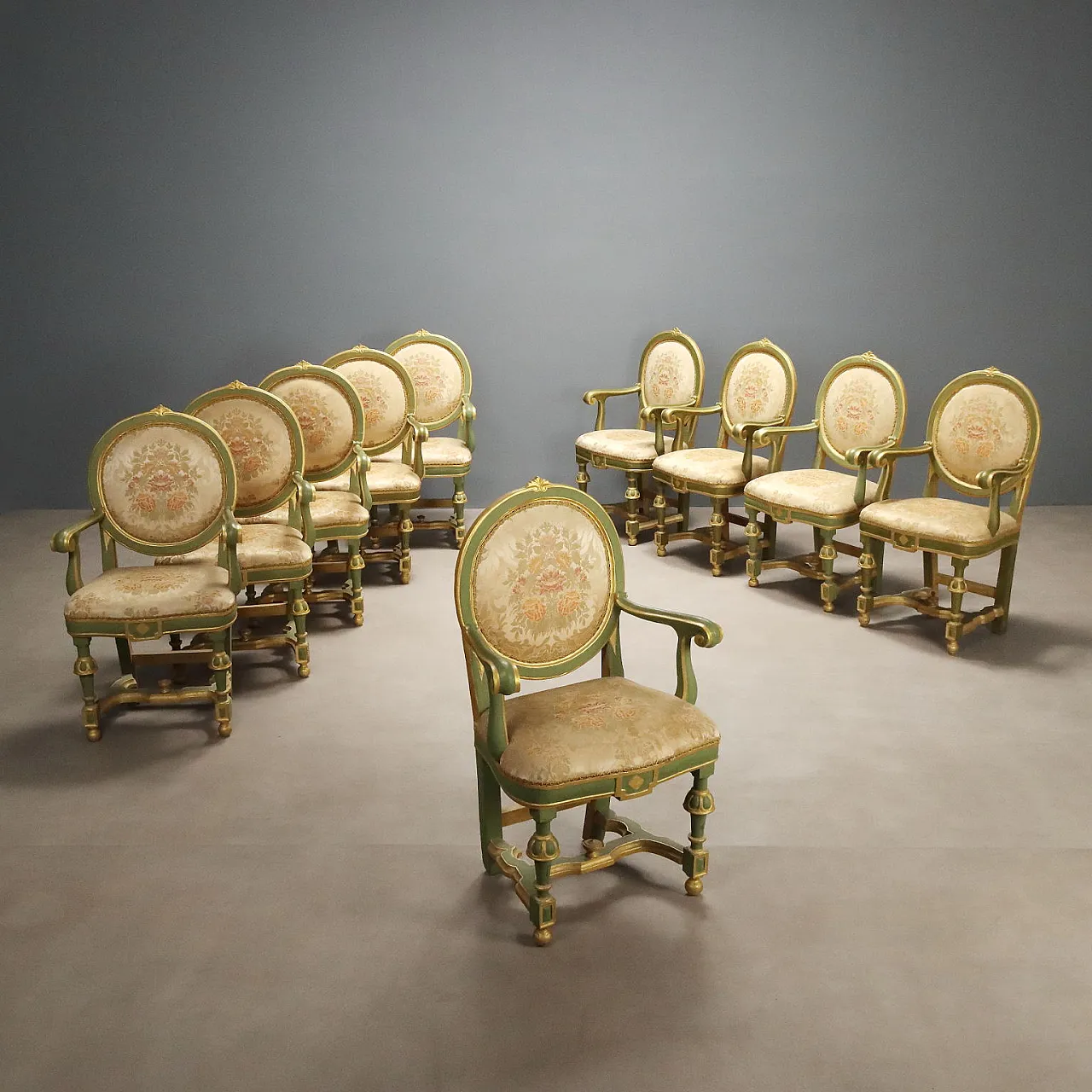 10 Baroque lacquered and gilded armchairs, 18th century 1