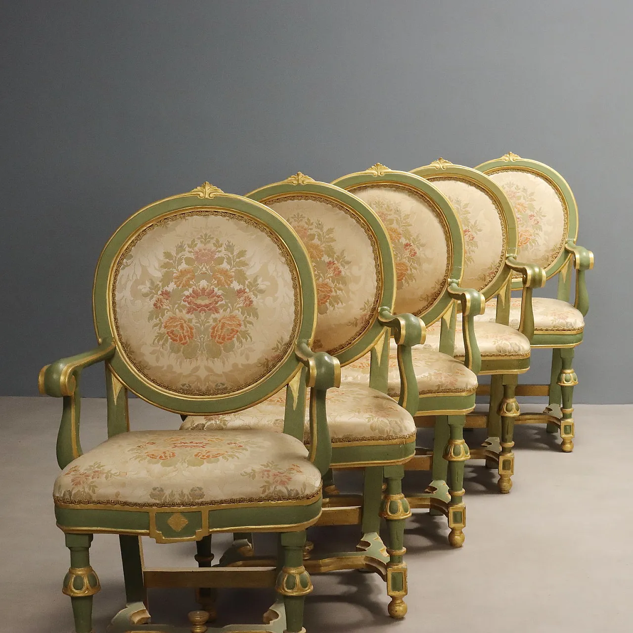 10 Baroque lacquered and gilded armchairs, 18th century 4