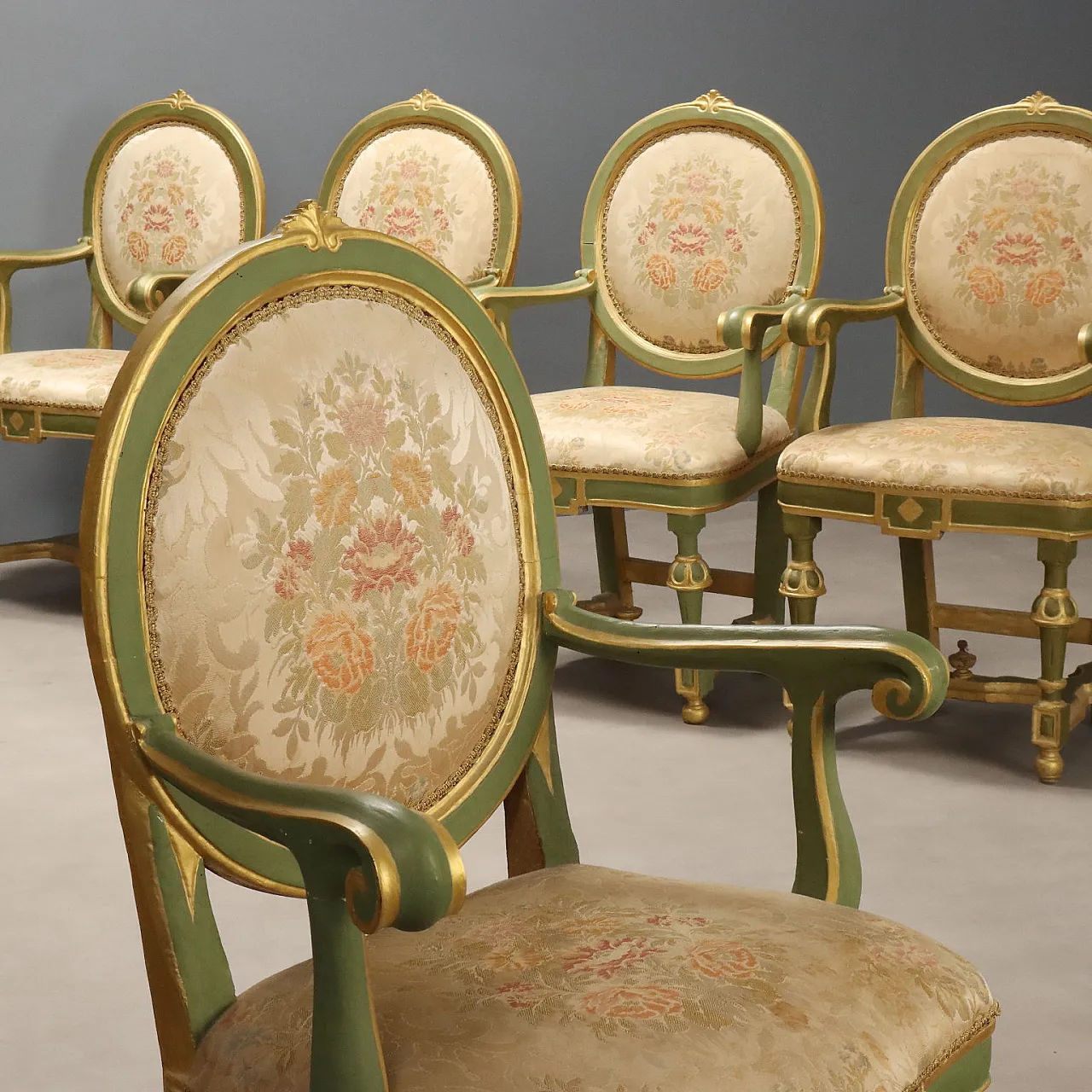 10 Baroque lacquered and gilded armchairs, 18th century 5