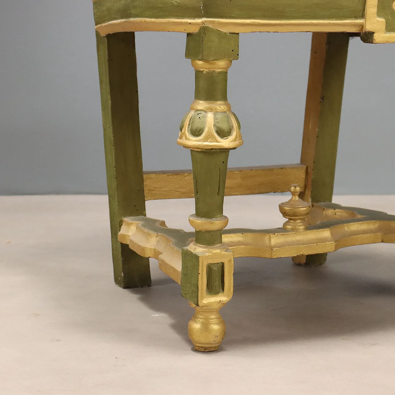 10 Baroque lacquered and gilded armchairs, 18th century 9