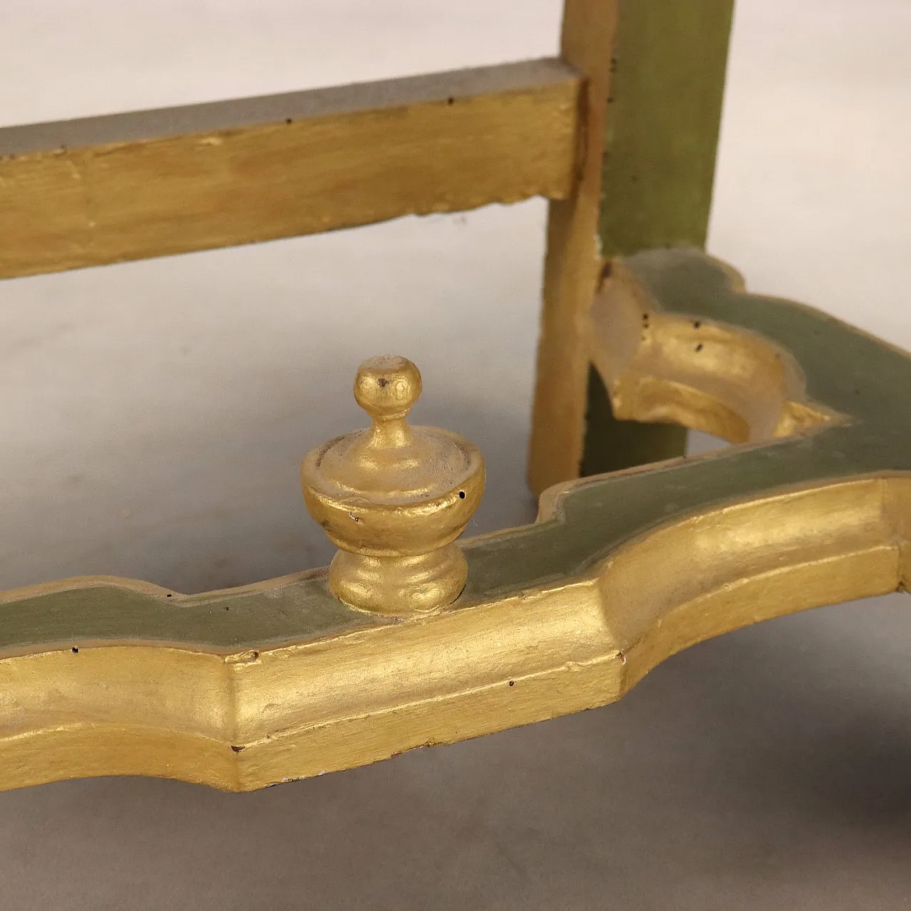 10 Baroque lacquered and gilded armchairs, 18th century 10
