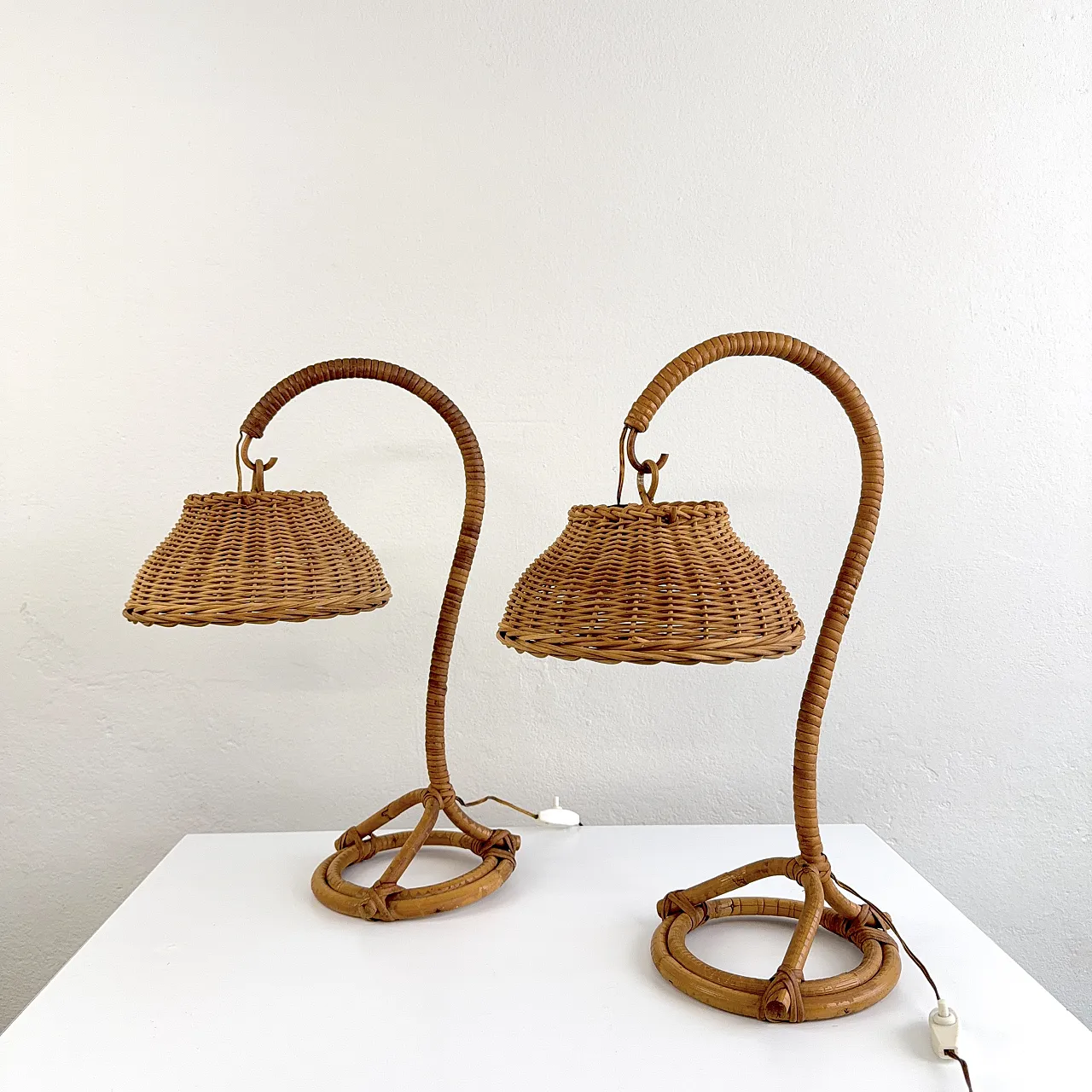 Pair of wicker bedside lamps, 1960s 4