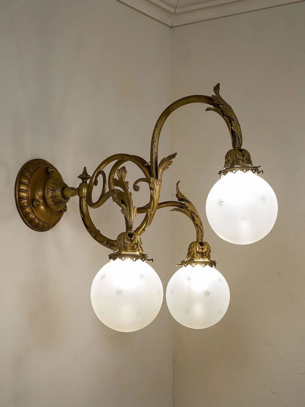 Lampada da parete Liberty in bronzo, metà '800 1