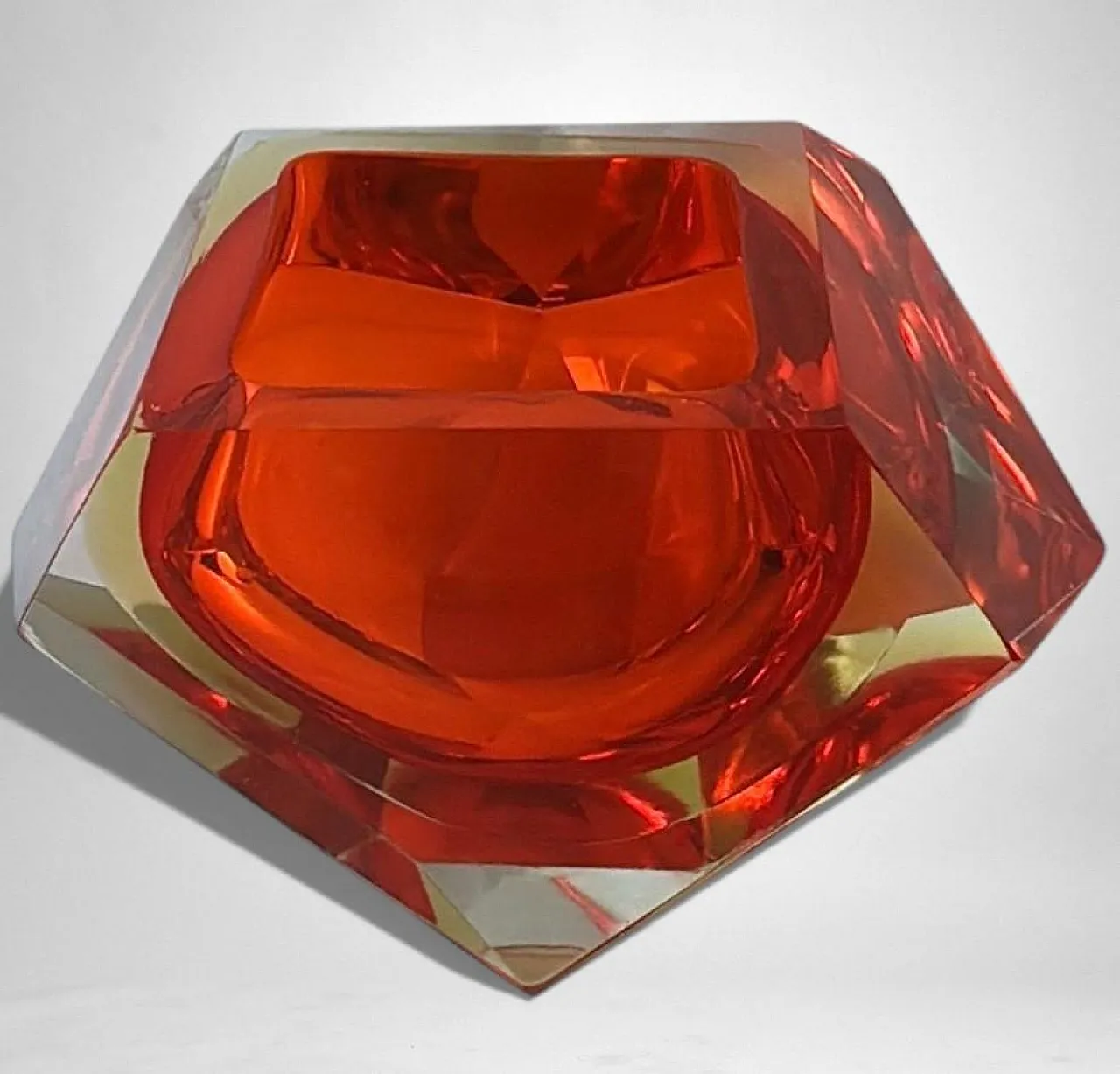 Mandruzzato style in Murano Sommerso glass ashtray, 20th century 2