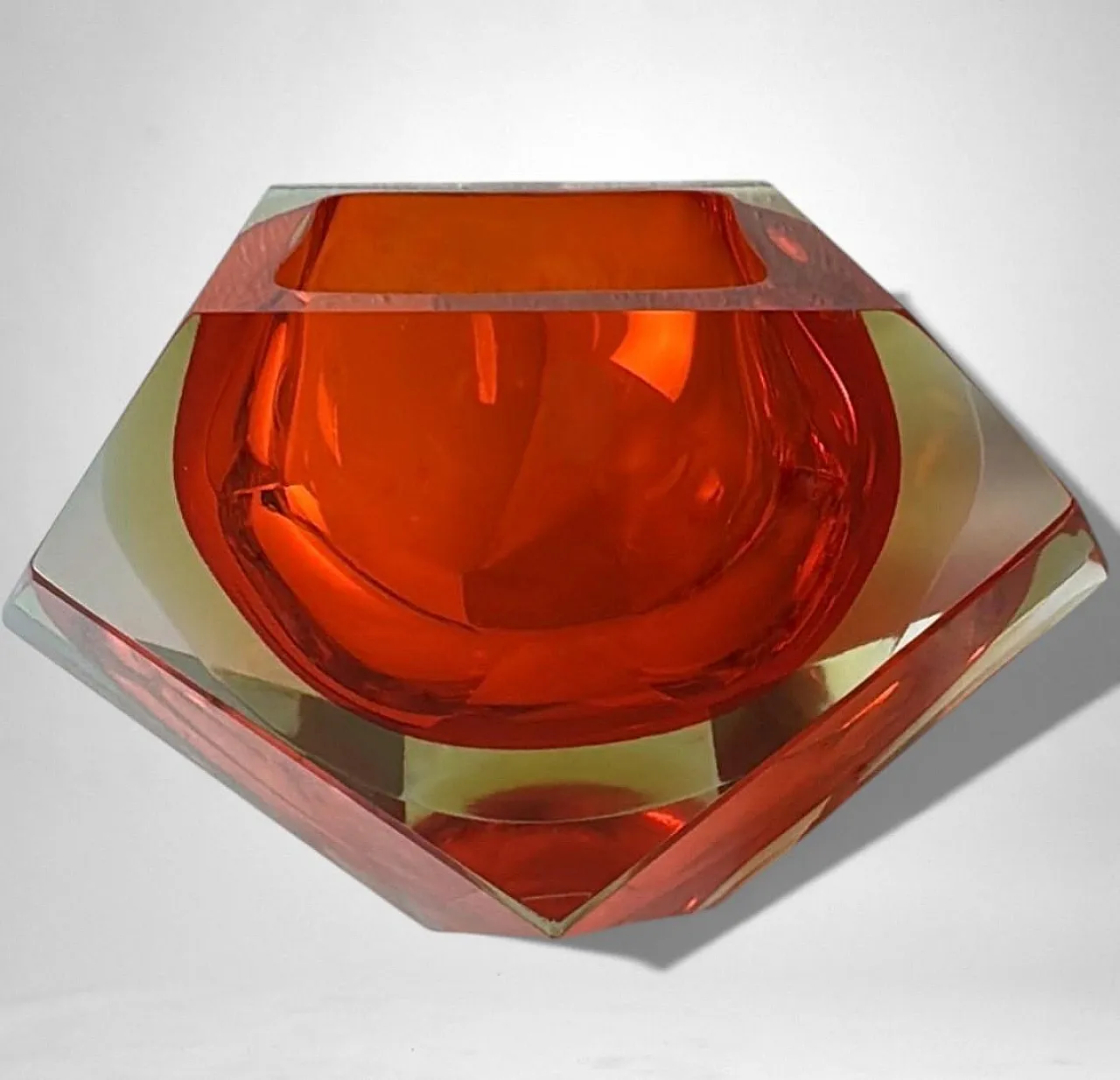 Mandruzzato style in Murano Sommerso glass ashtray, 20th century 3