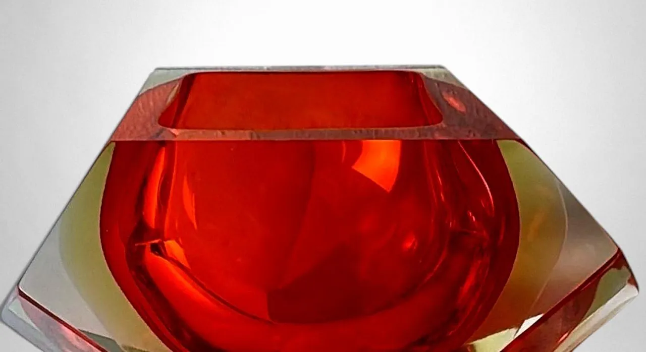 Mandruzzato style in Murano Sommerso glass ashtray, 20th century 6