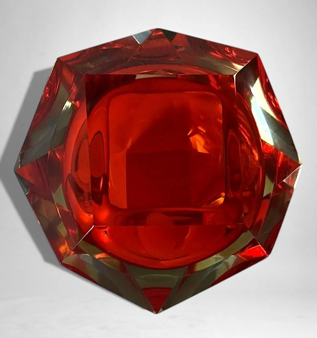 Mandruzzato style in Murano Sommerso glass ashtray, 20th century 8