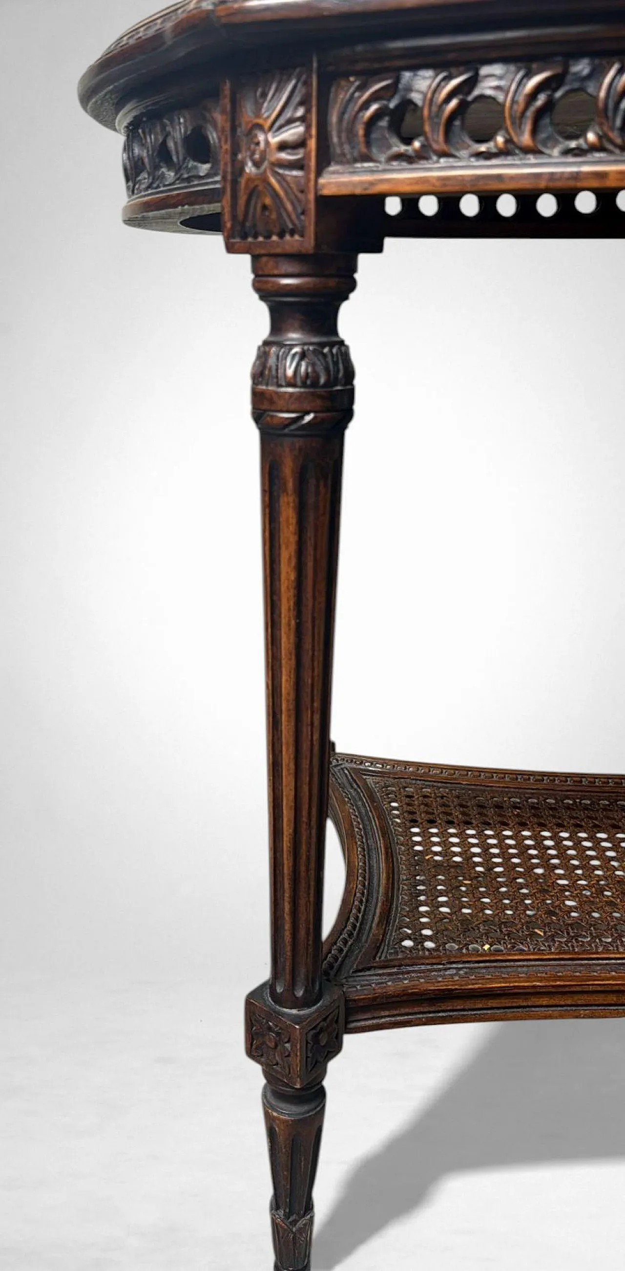 Walnut side table with marble top and Vienna straw shelf, 20th century 11