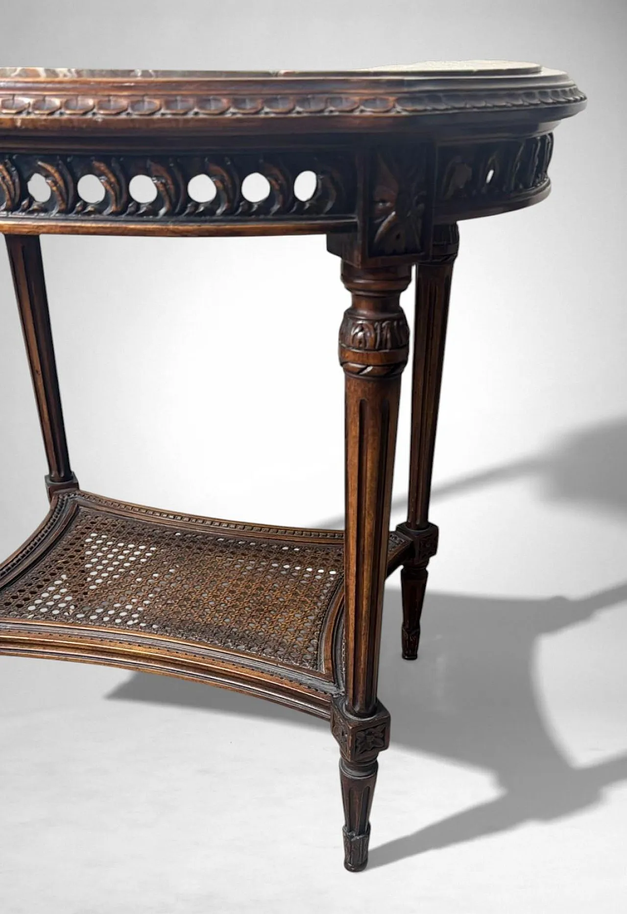 Walnut side table with marble top and Vienna straw shelf, 20th century 12