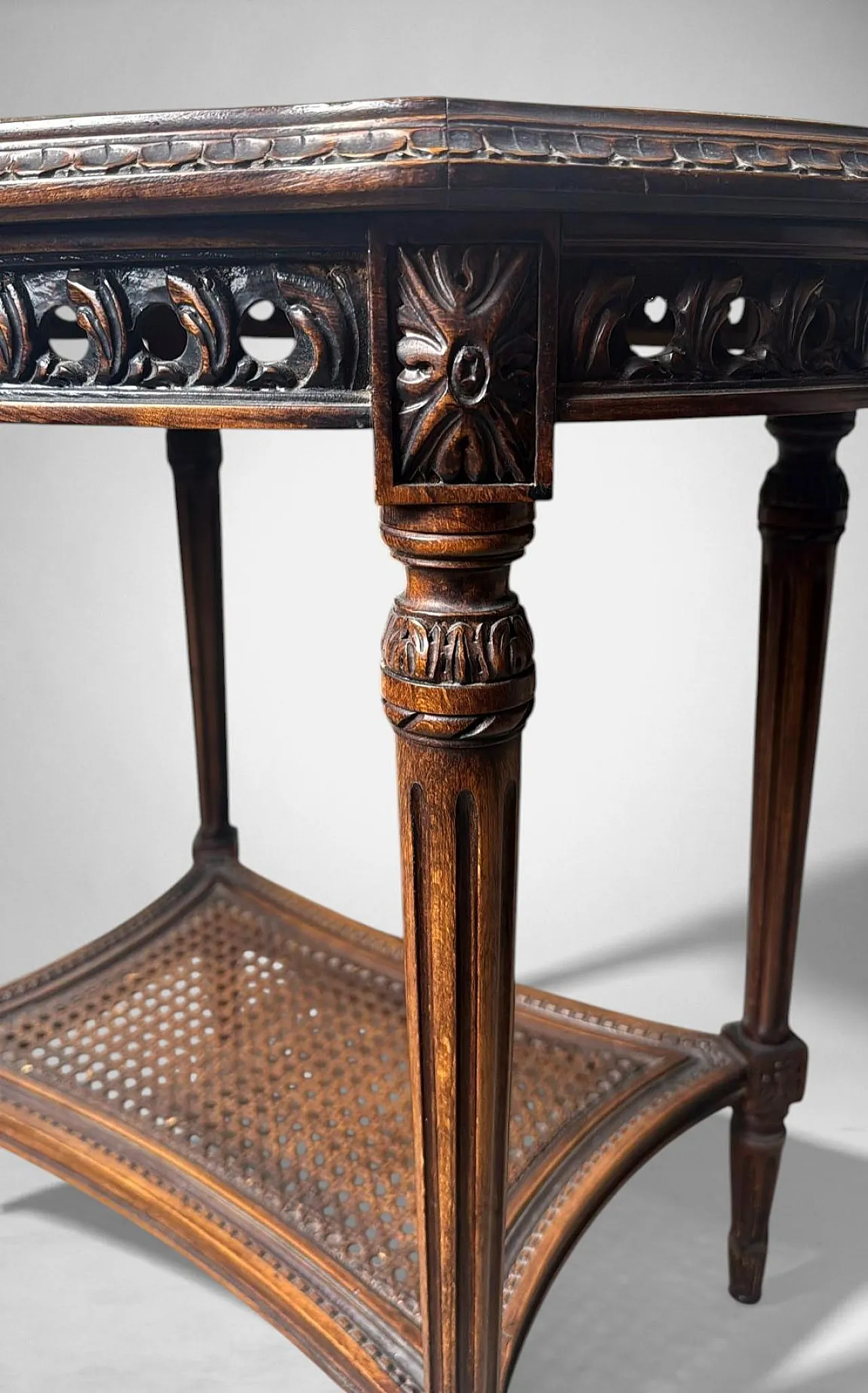 Walnut side table with marble top and Vienna straw shelf, 20th century 13