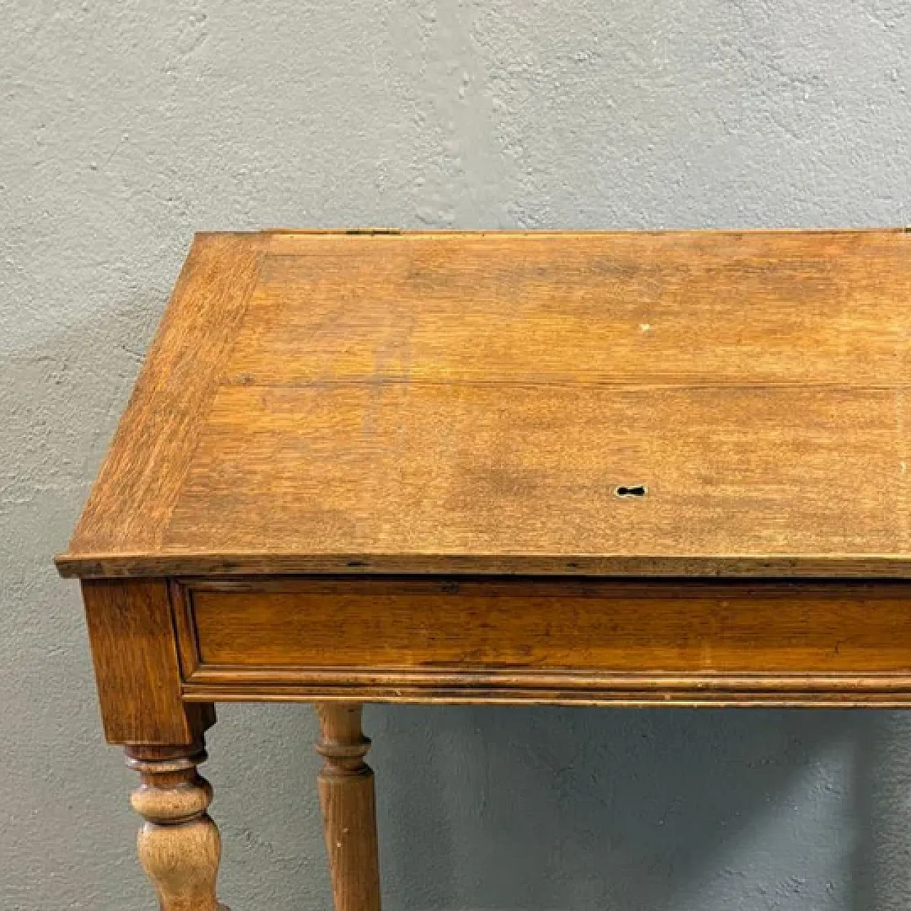 Scrivania in legno con cassetto a gambe tornite, '900 5
