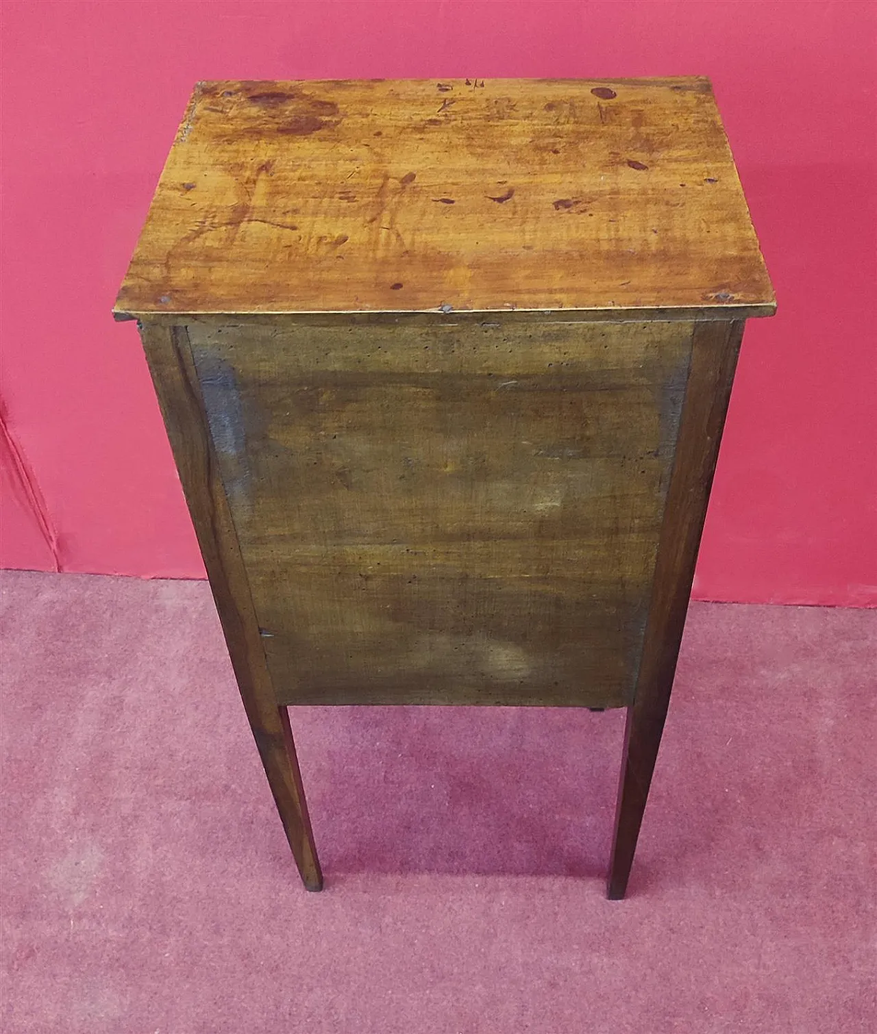 Louis XVI walnut shutter bedside table, 18th century 9