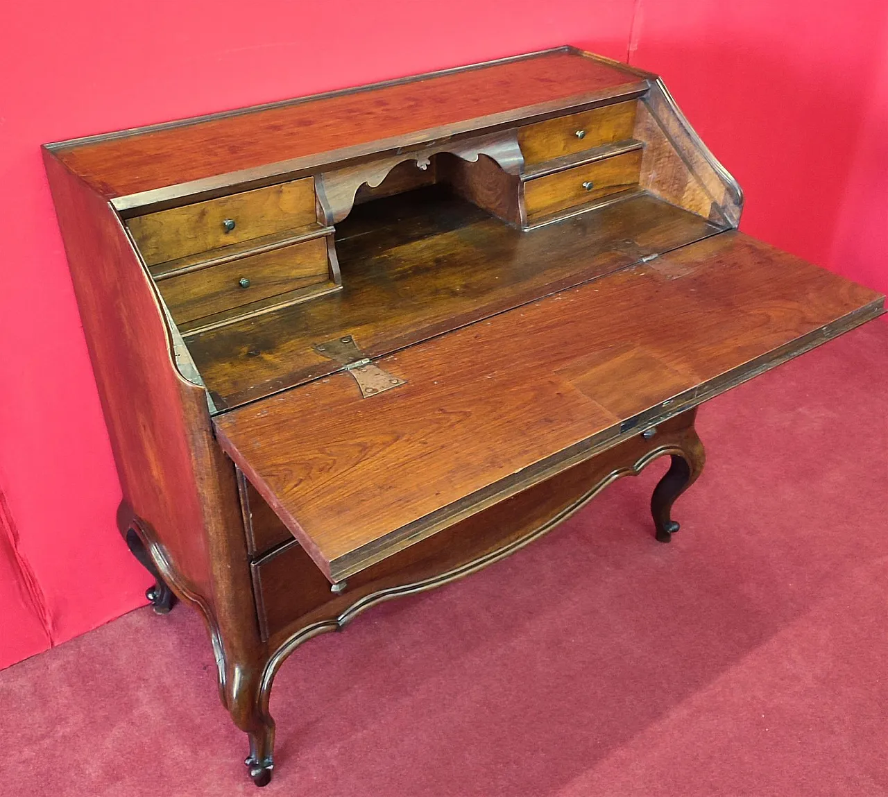 Parma walnut folding dresser, 18th century 2