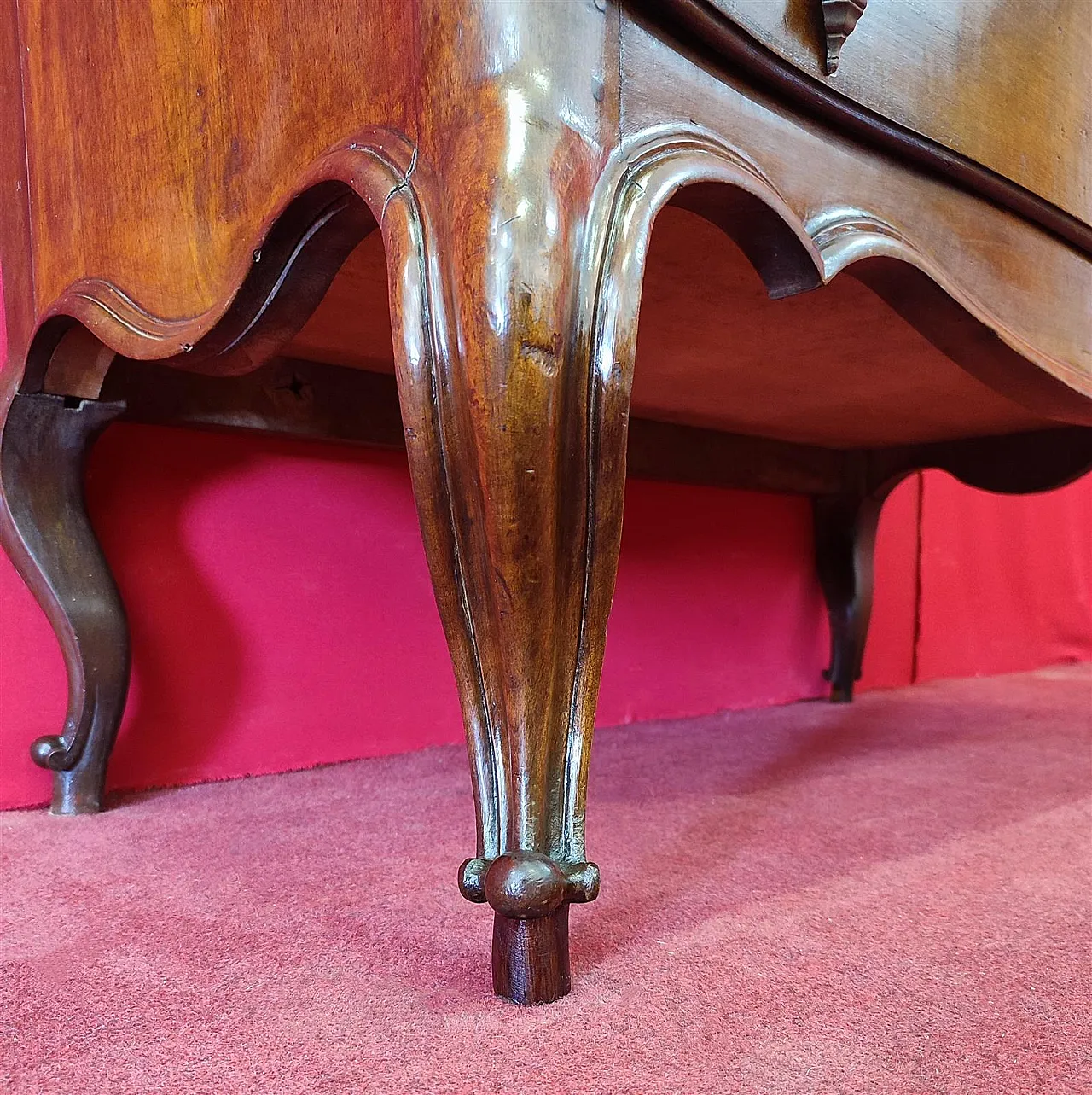 Parma walnut folding dresser, 18th century 5