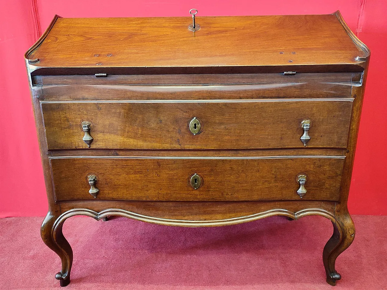 Parma walnut folding dresser, 18th century 6