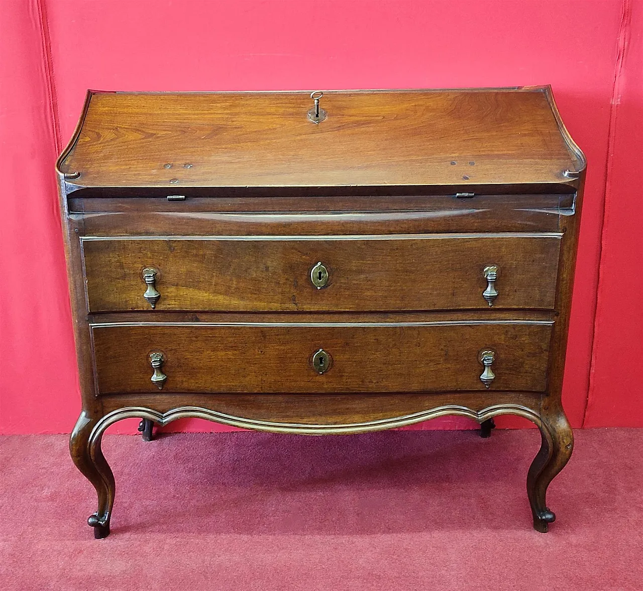 Parma walnut folding dresser, 18th century 10