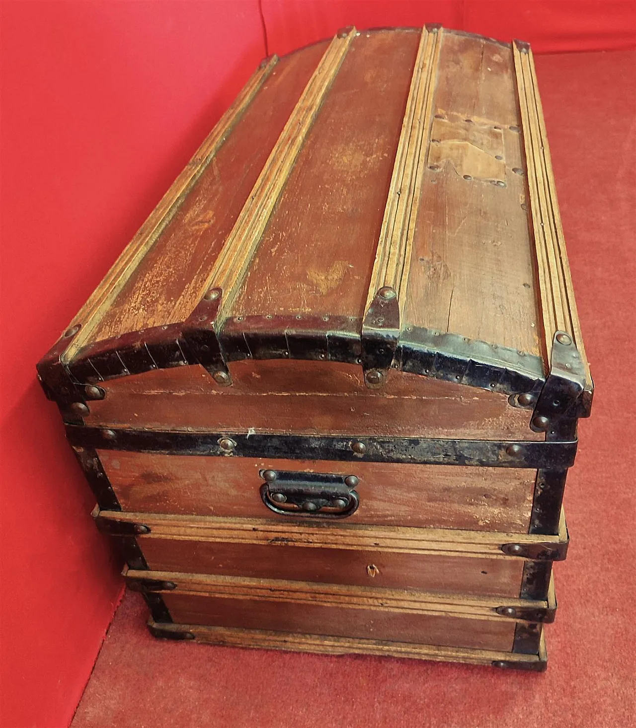 Lacquered wooden travel trunk, 20th century 3