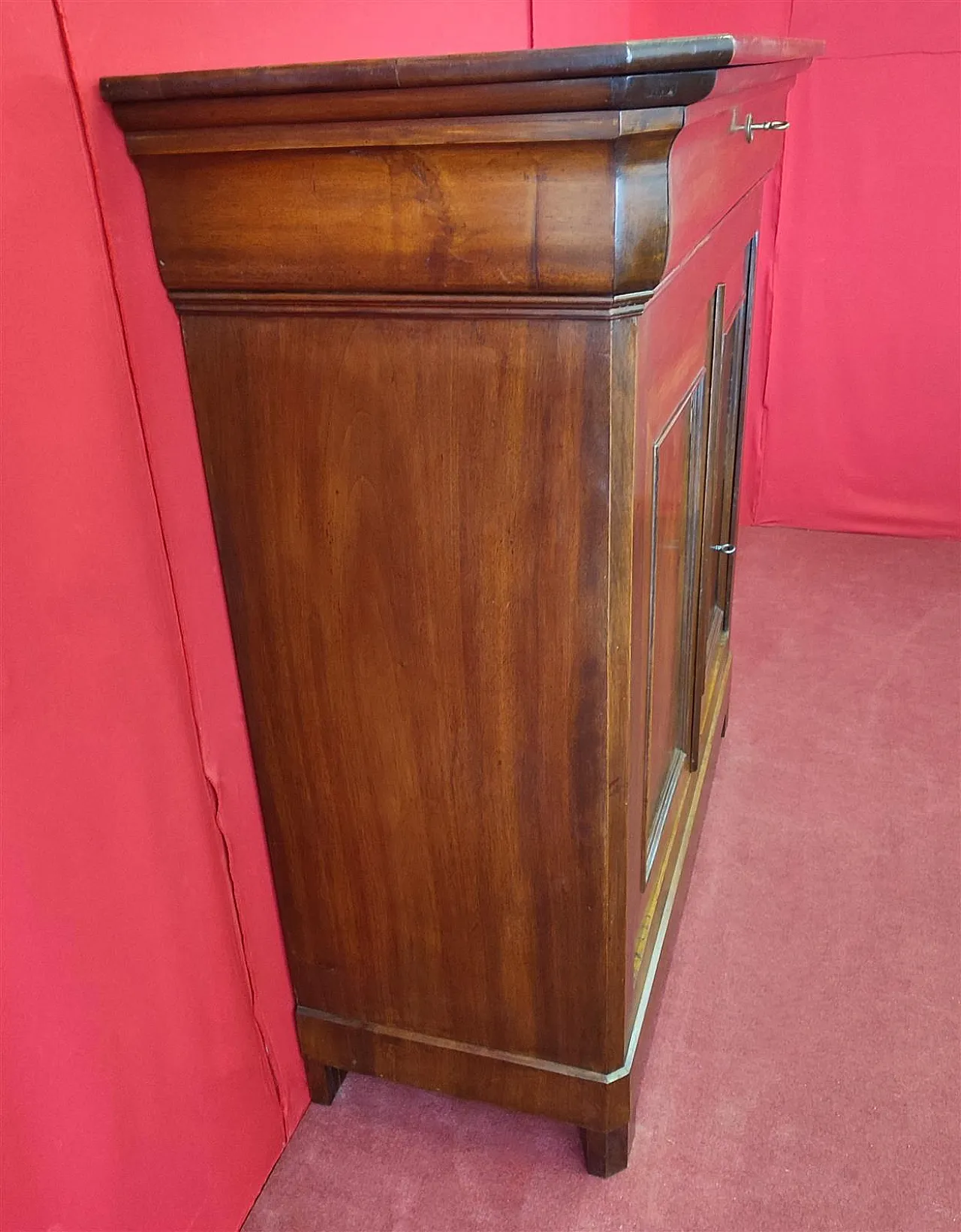 High two-door walnut sideboard, 19th century 3