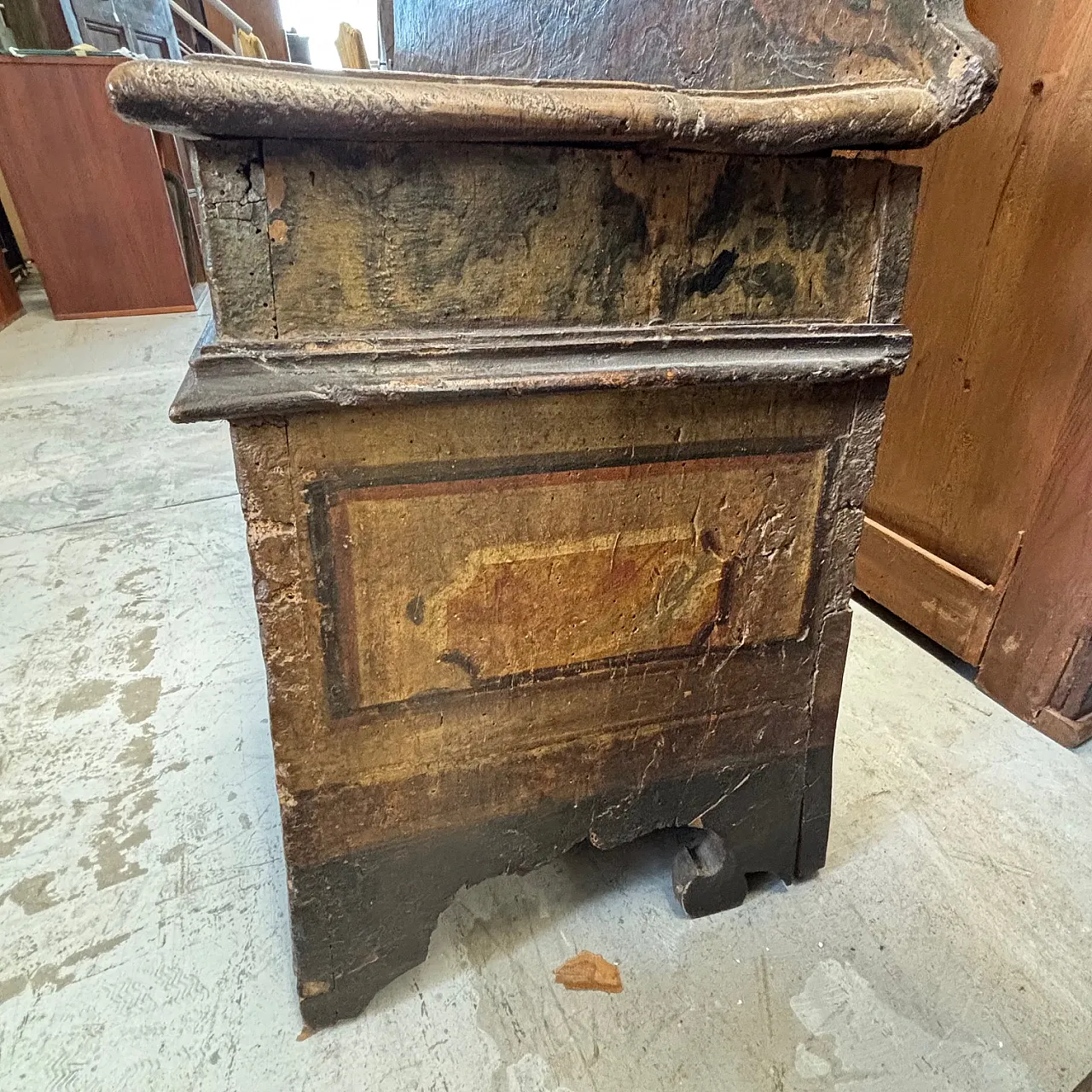 Baroque bench painted  with coat of arms, 17th century 8