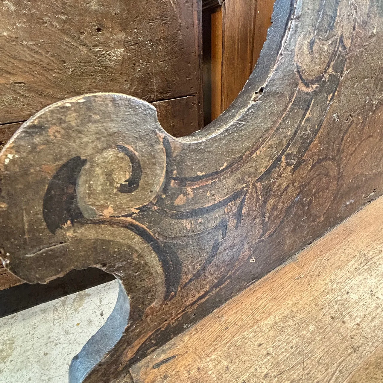 Baroque bench painted  with coat of arms, 17th century 14