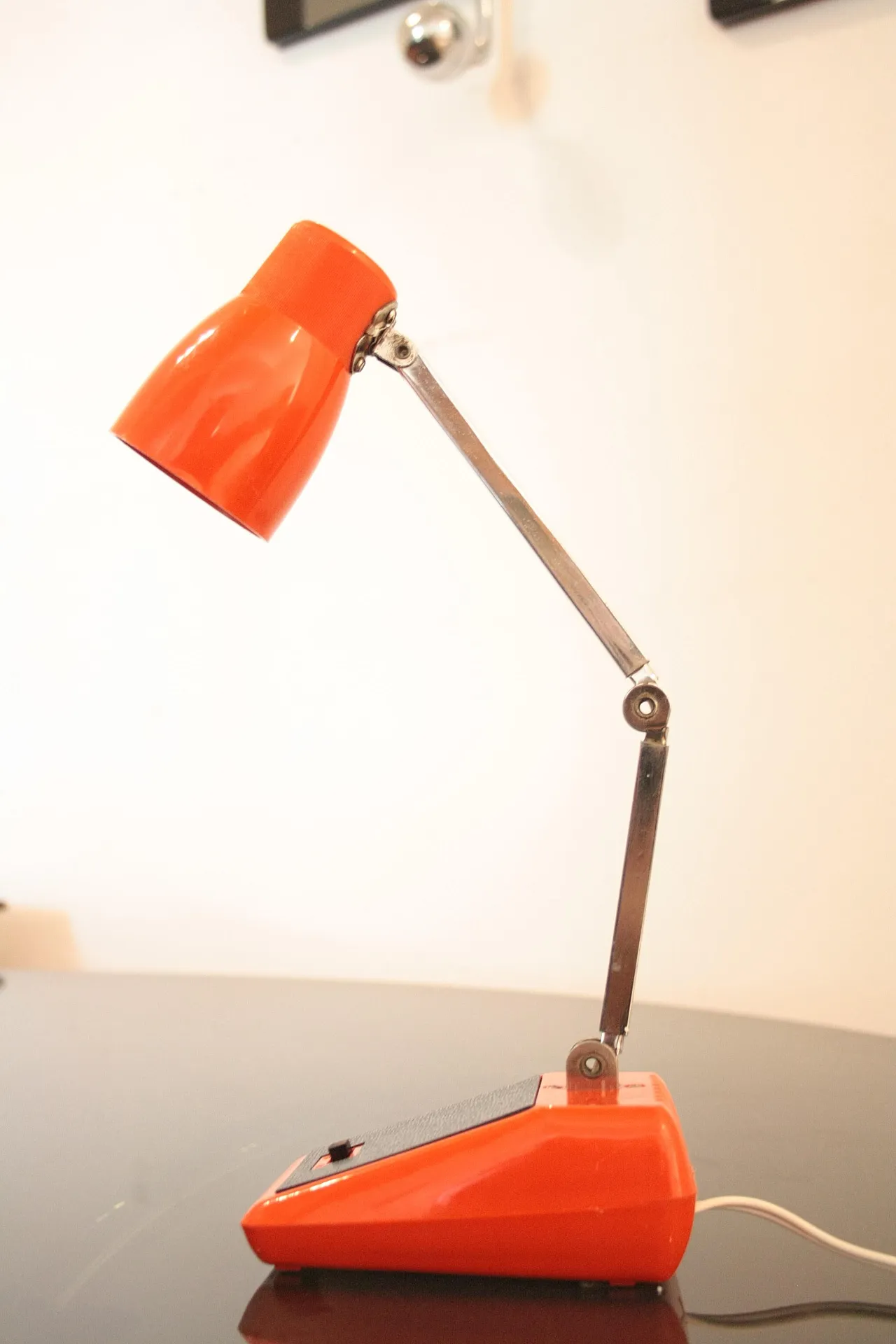 MG table lamp made in Hong Kong, 1970s 6