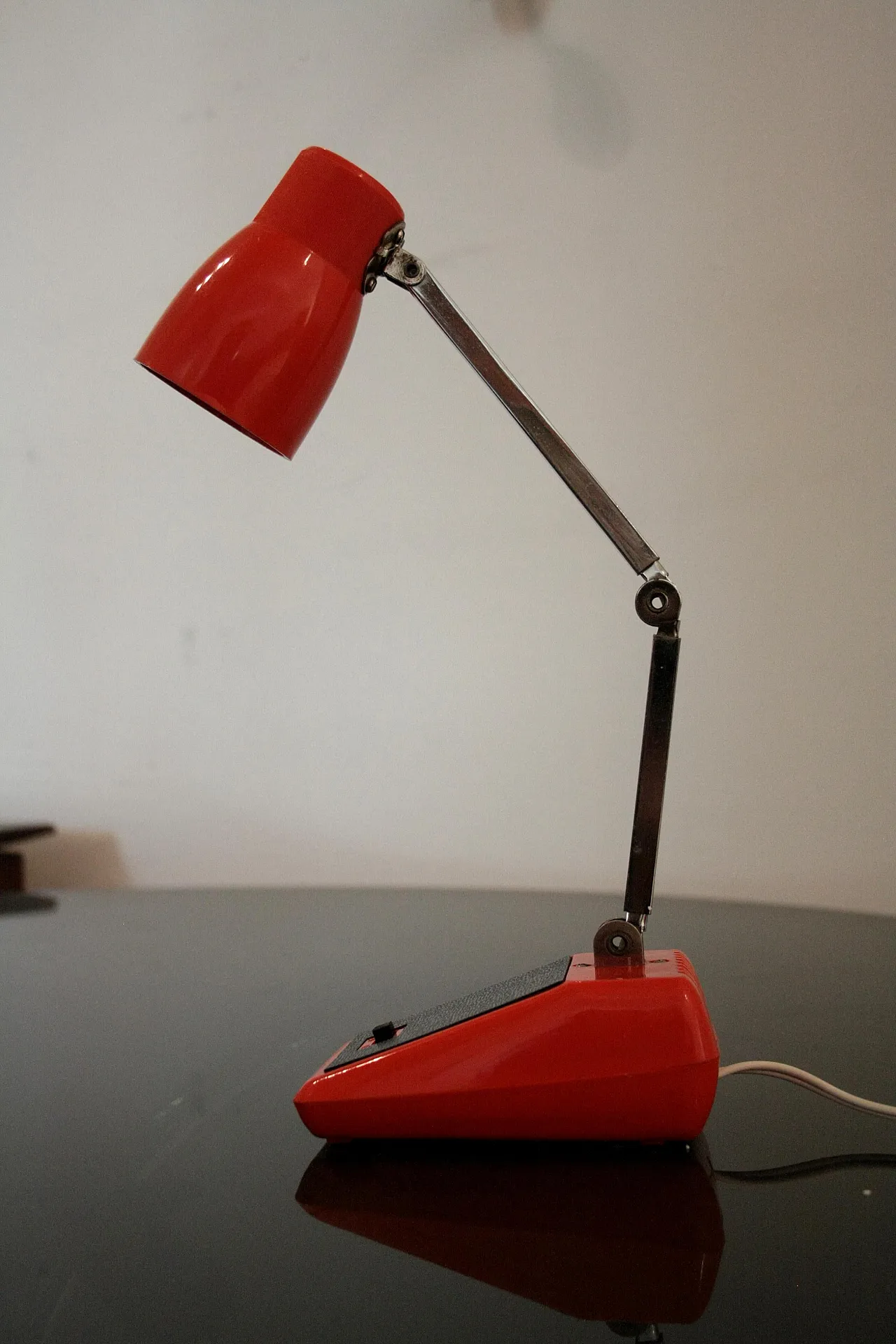 MG table lamp made in Hong Kong, 1970s 7