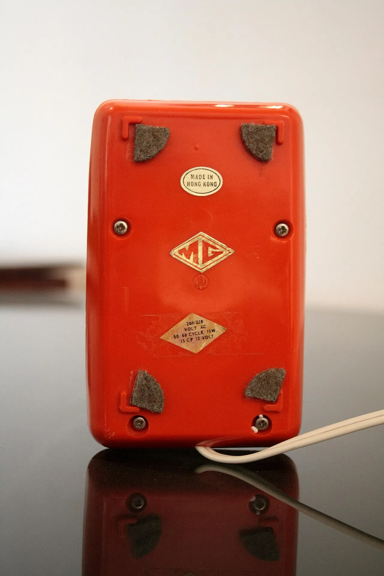 MG table lamp made in Hong Kong, 1970s 11