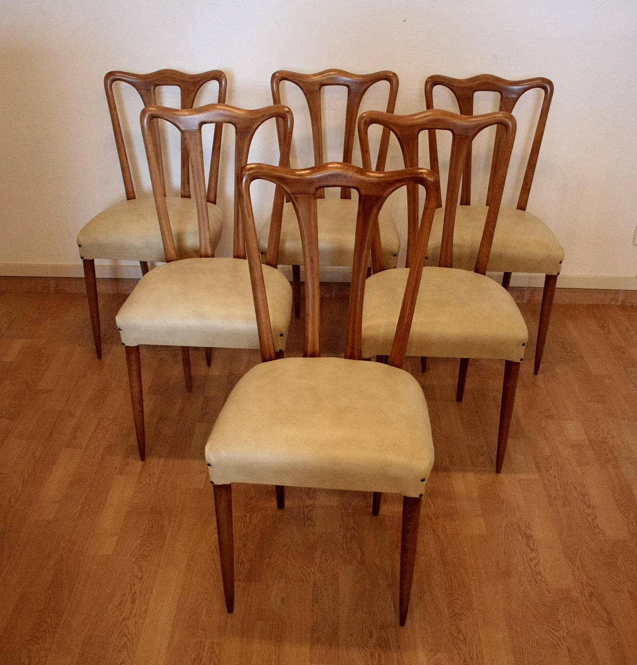 6 Mid-Century Modern chairs in white faux leather, 1960s 2