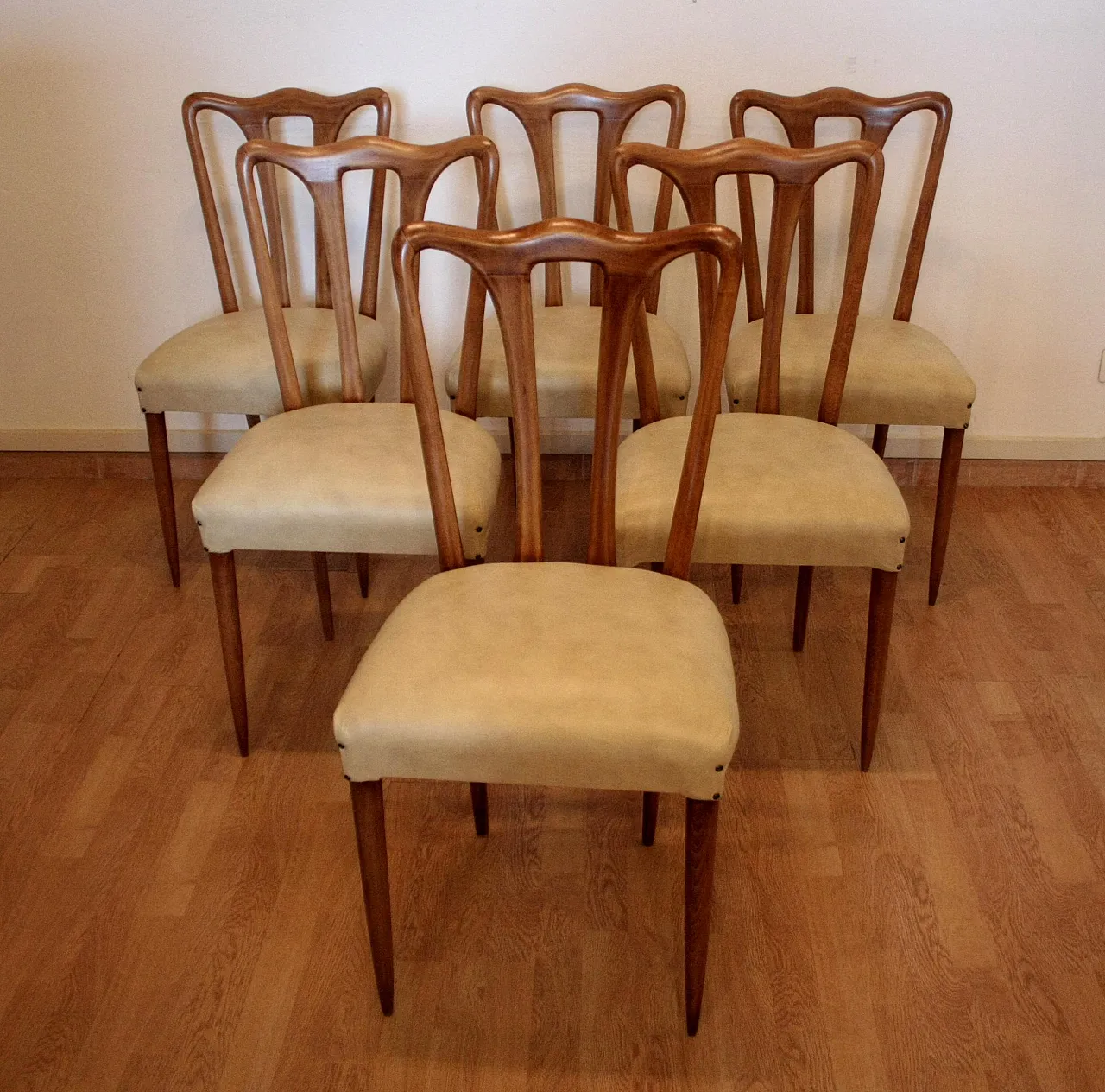 6 Mid-Century Modern chairs in white faux leather, 1960s 4