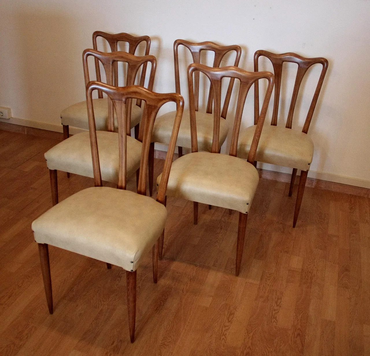 6 Mid-Century Modern chairs in white faux leather, 1960s 5