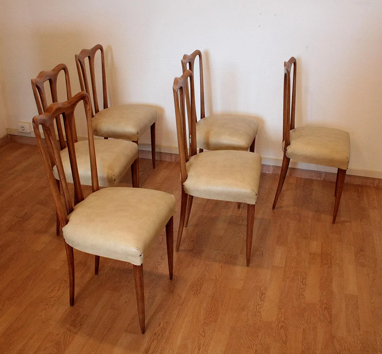 6 Mid-Century Modern chairs in white faux leather, 1960s 16